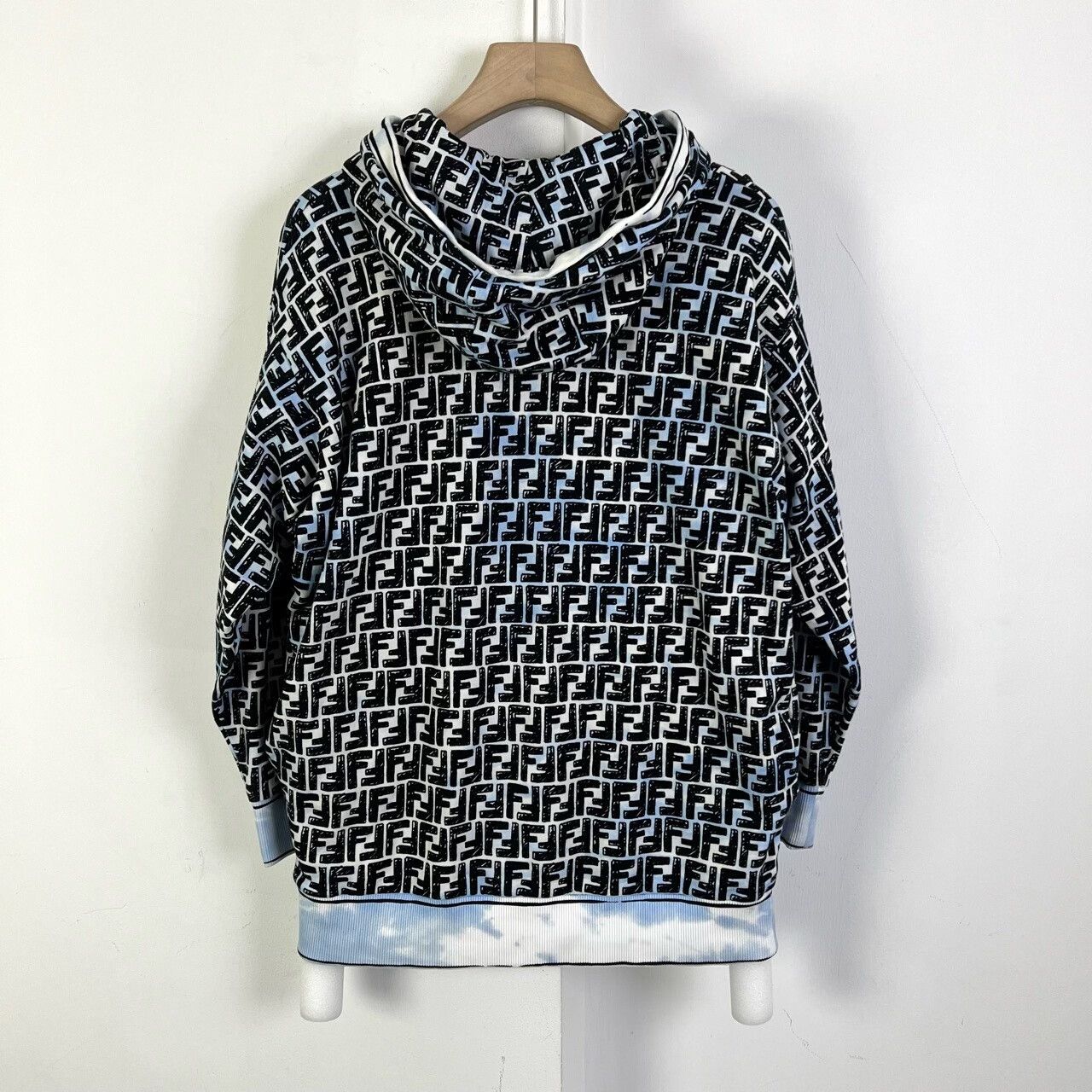 Fendi fendi logo print hoodie in black and blue Size US S / EU 44-46 / 1 - 2 Thumbnail