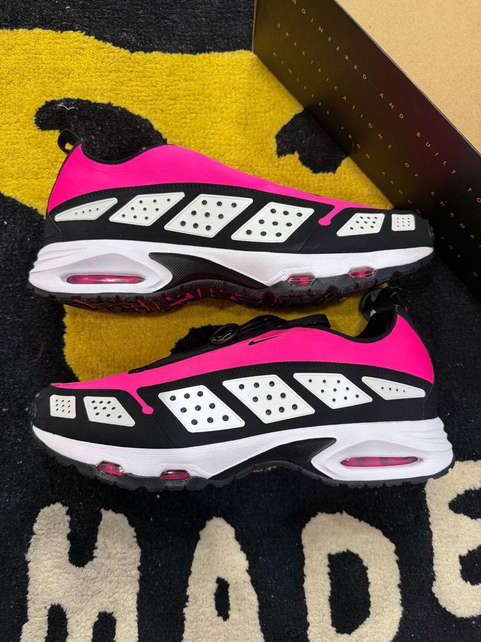 Nike Nike Air Max Sunder Hyper Pink Black (Women's) (2024) Size US 14 / EU 47 - 2 Thumbnail