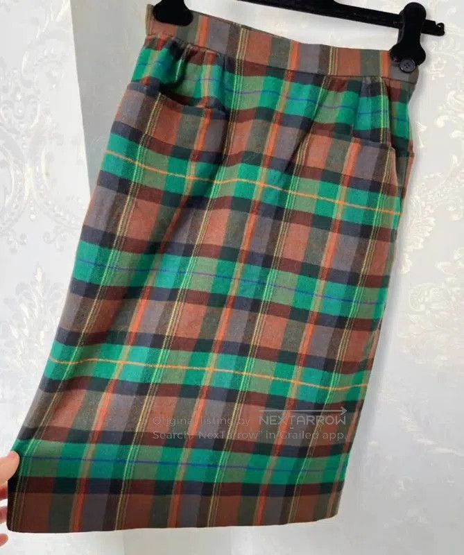 Yves Saint Laurent YSL Green Wool Women's Short Skirt . Size 23" - 5 Thumbnail