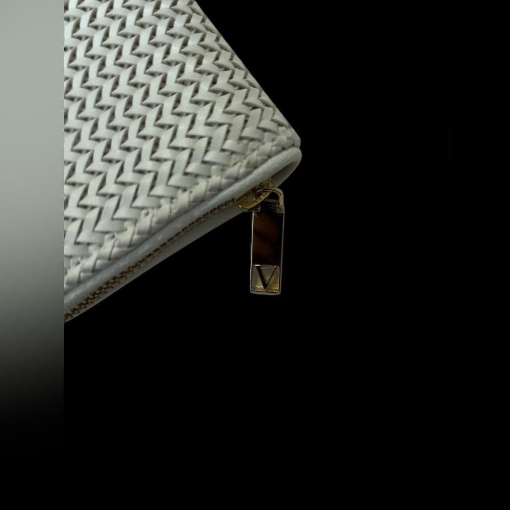 Designer Victoria's Secret White Woven Zip-Around Wallet Size ONE SIZE - 3 Thumbnail