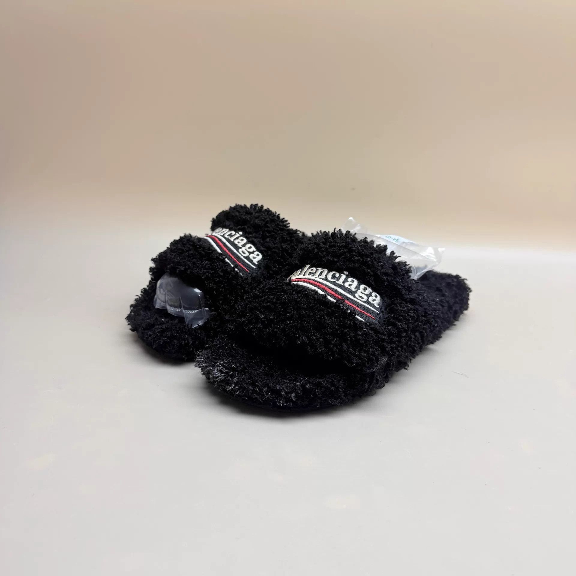 Balenciaga Balenciaga Black Cola Faux Fur Slippers 35 95 New Size US 4.5 / IT 34.5 - 1 Thumbnail