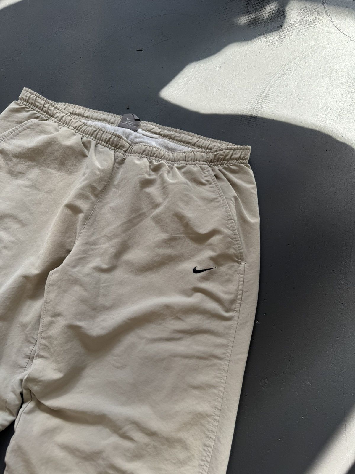 Vintage NIKE VINTAGE BASIC LOGO OVERSIZE BAGGY PANTS Size US 34 / EU 50 - 4 Thumbnail