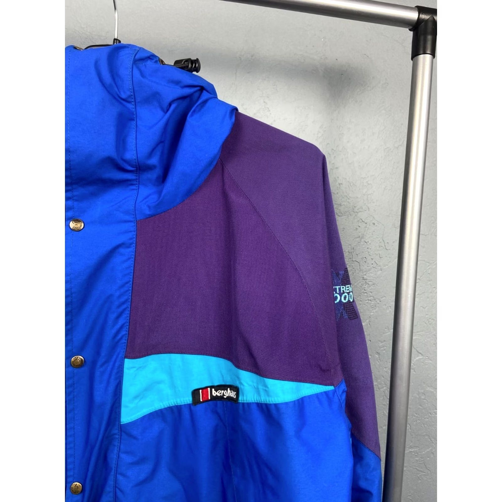 Berghaus VINTAGE Berghaus Trango Extrem 7000 Gore-Tex Jacket Men 2XL Blue 90s Outdoor Ski Water Resistant Windbreaker Size US XXL / EU 58 / 5 - 2 Thumbnail