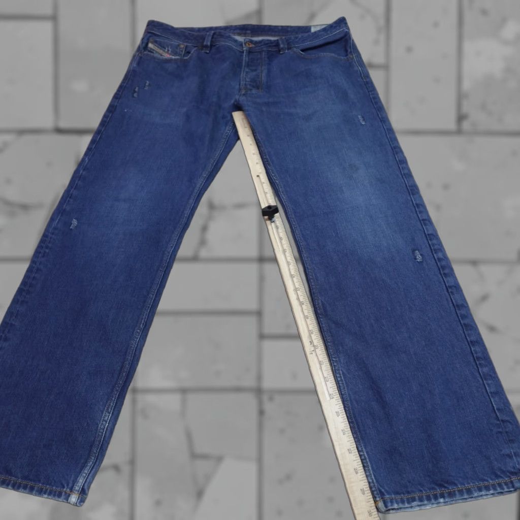 Diesel Diesel Larkee Jeans 33 Mens Cotton Denim Straight Blue Button Fly Belt Loops Inseam 32 Regular Size US 33 - 1 Thumbnail