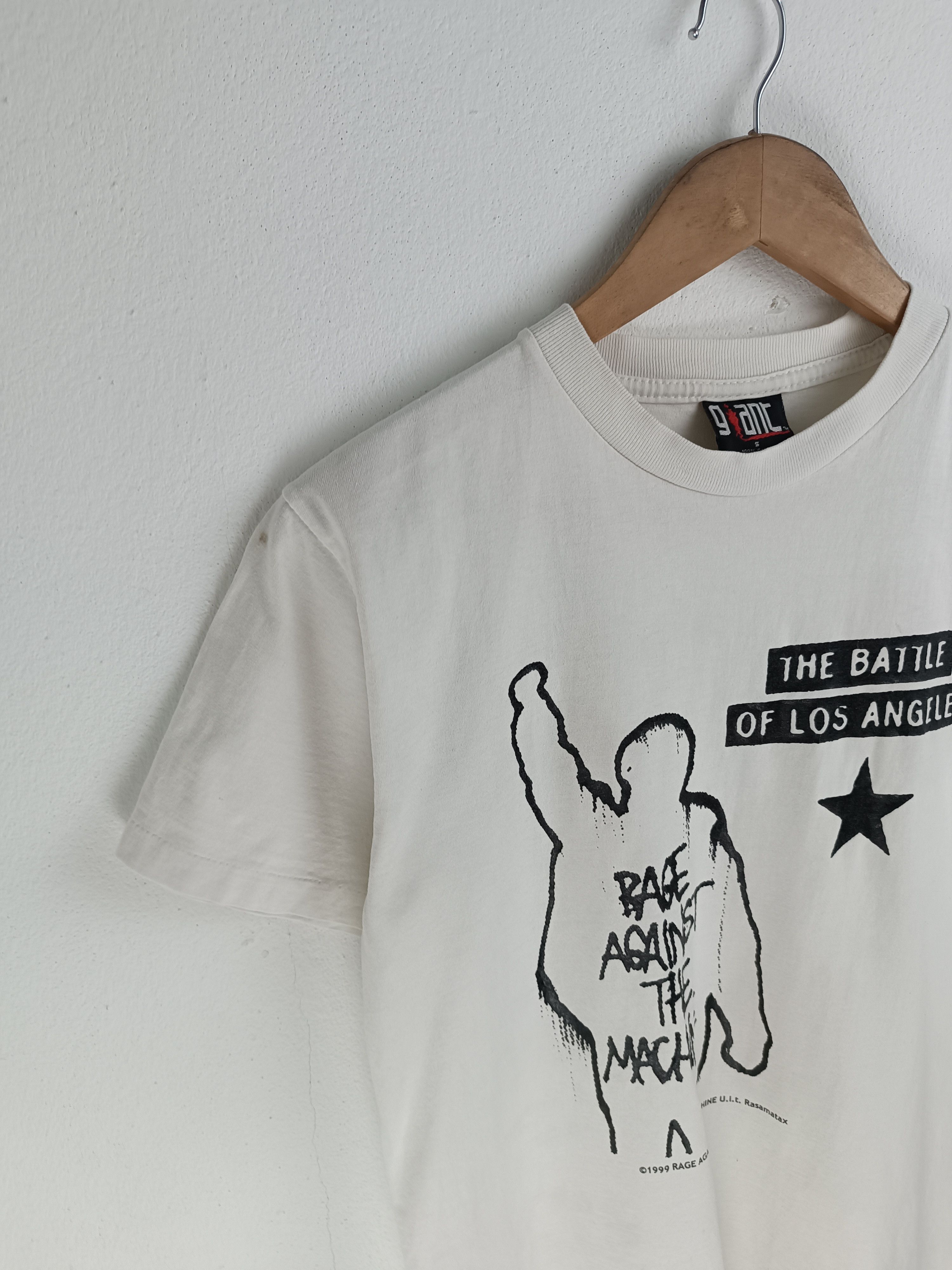 Band Tees VINTAGE '99 RAGE AGAINST THE MACHINE 'BATTLE LOS ANGELES' TS Size US S / EU 44-46 / 1 - 7 Thumbnail