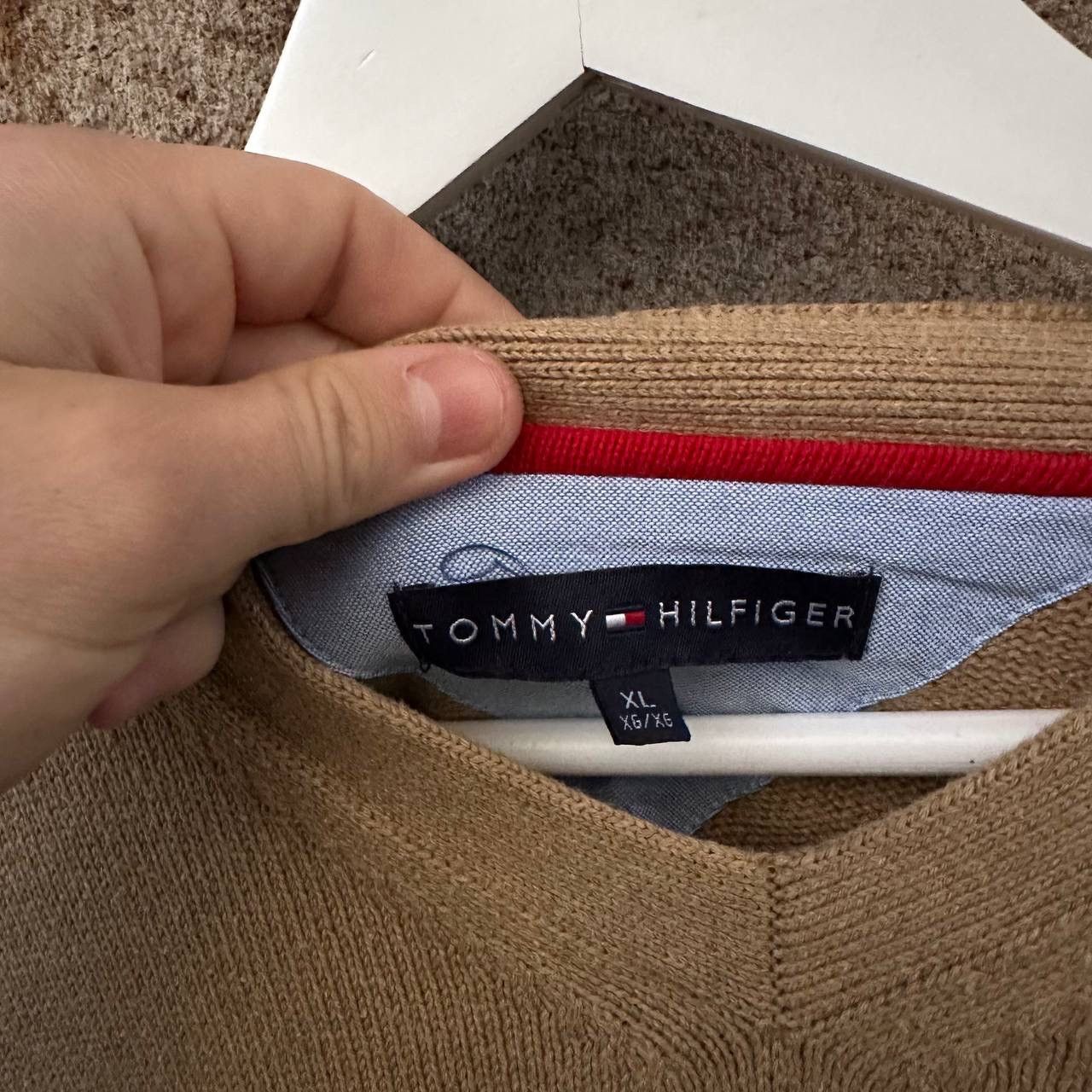 Tommy Hilfiger Vintage Tommy Hilfiger V Neck Sweater Y2K Old Money 00s Size US XL / EU 56 / 4 - 4 Thumbnail