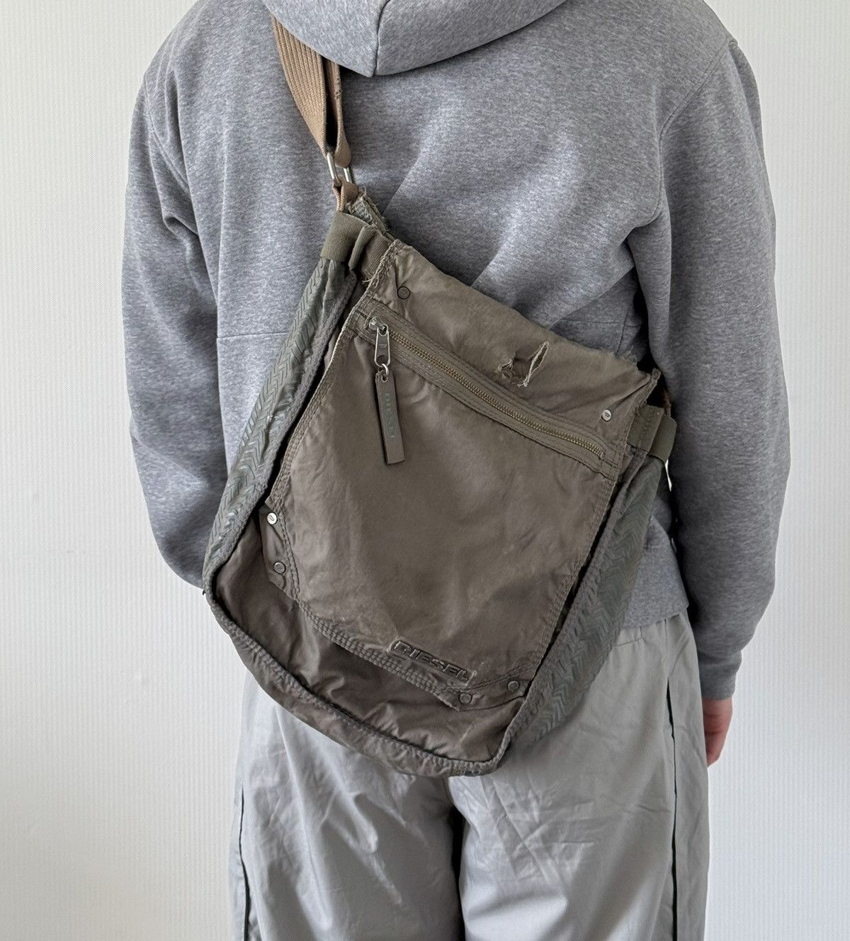 Avant Garde x Diesel Vintage Y2K Diesel Khaki Crossbody Hype Millitary OG Bag in Brown, Men's