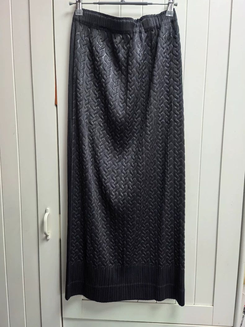 Issey Miyake Issey Miyake size:5 Grey pretzel skirt Size 31" - 1 Thumbnail