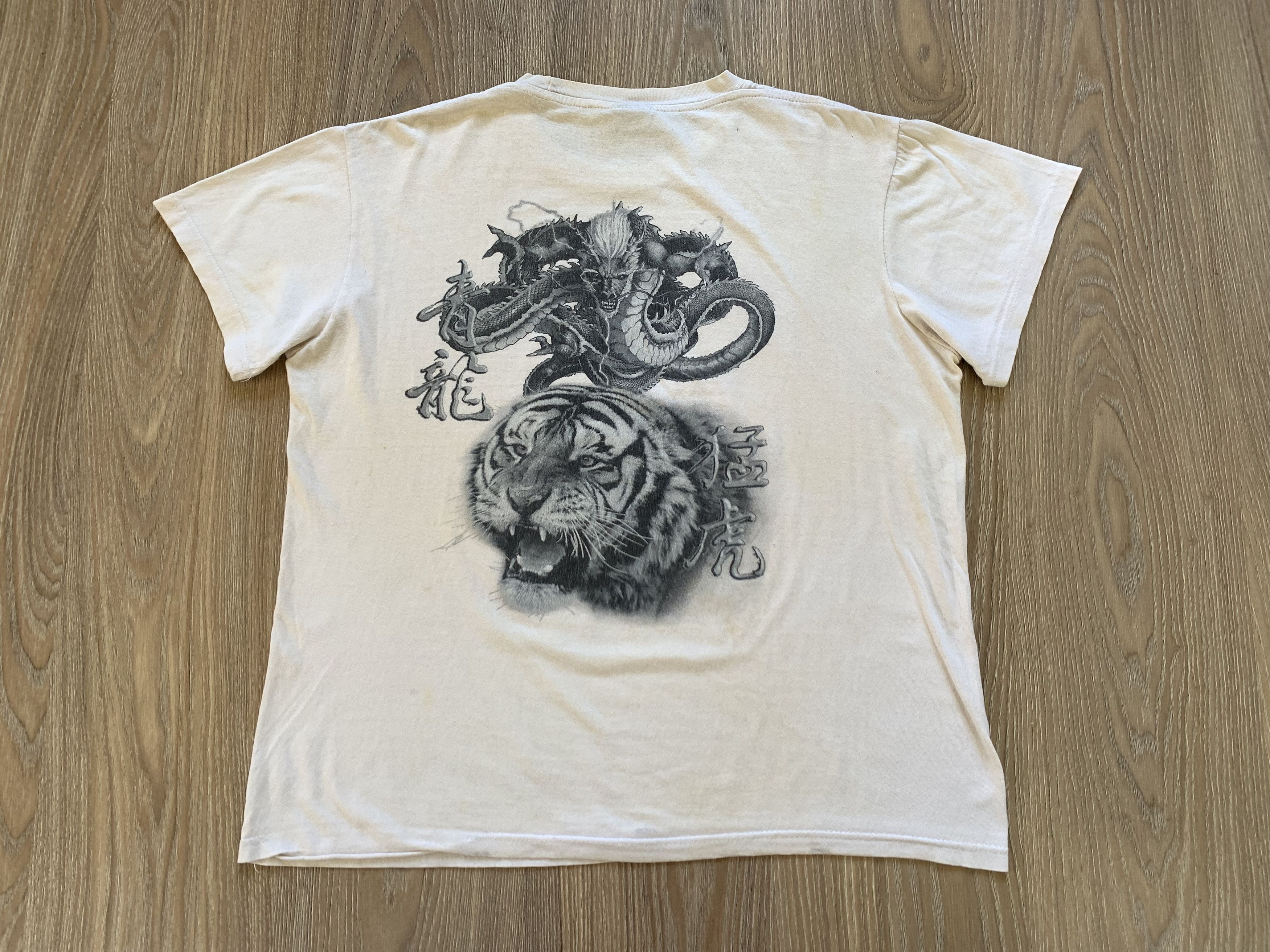 Japanese Brand Rare Vintage Dragon and Tiger Printed T Shirt Size US L / EU 52-54 / 3 - 3 Thumbnail