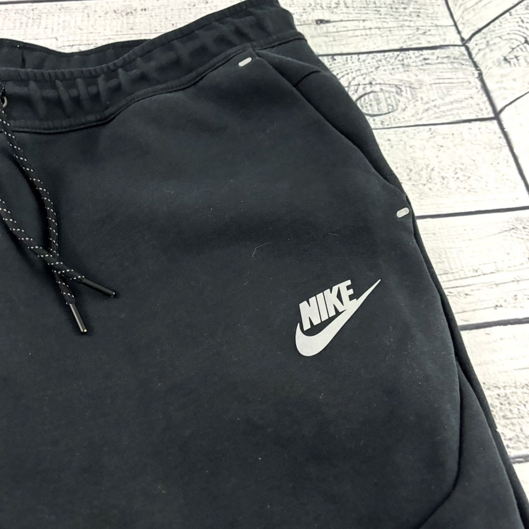 Nike Nike Tech Sweatpants Men L Black Size US 33 - 2 Thumbnail