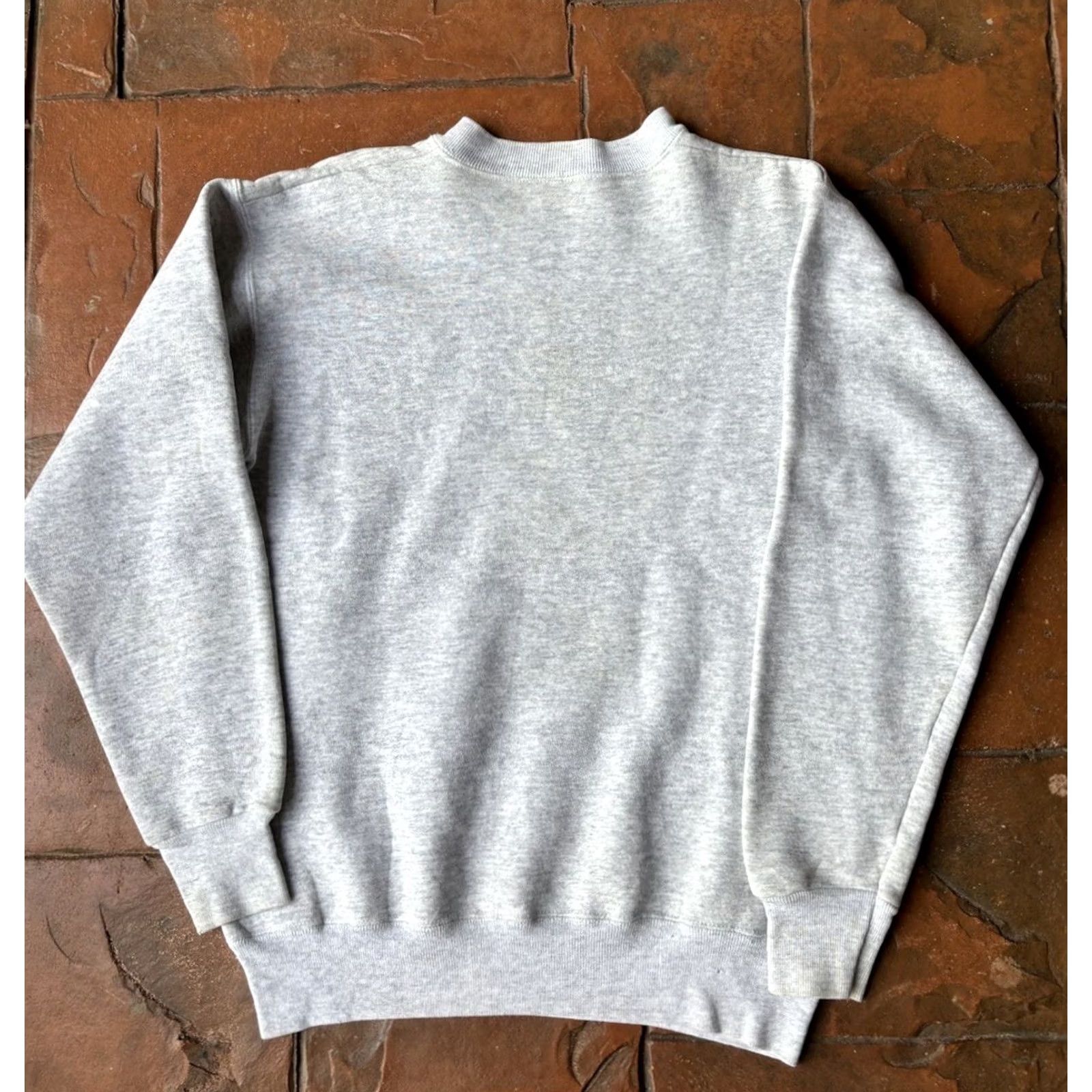 Vintage VINTAGE Middlesex Community College Crewneck Sweatshirt Gray M/L Unisex Adults Sweatshirt Pullover Crew Neck Graphic Print Hooded Pockets Logo Size US M / EU 48-50 / 2 - 3 Thumbnail