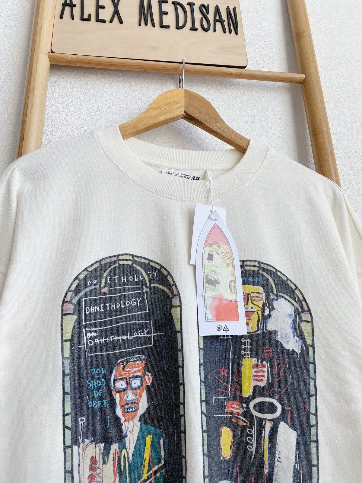 H&M × Jean-Michel Basquiat × Who Decides War WHO DECIDES WAR x BASQUIAT x H&M LONG SLEEVE RELAXED T-SHIRT Size US M / EU 48-50 / 2 - 3 Thumbnail