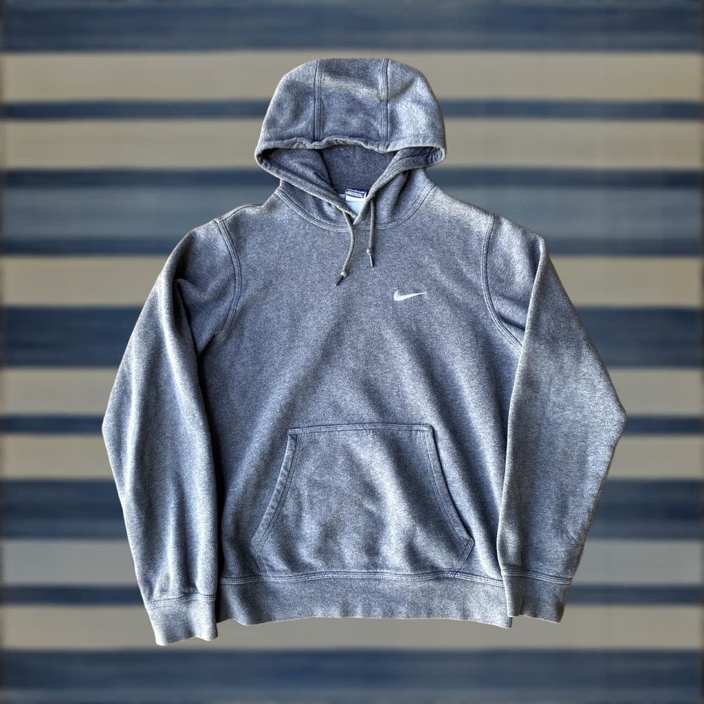 Nike VINTAGE Nike Swoosh Embroidered Hoodie Sweatshirt Small Gray Mens Pullover Hooded Size US S / EU 44-46 / 1 - 1 Thumbnail
