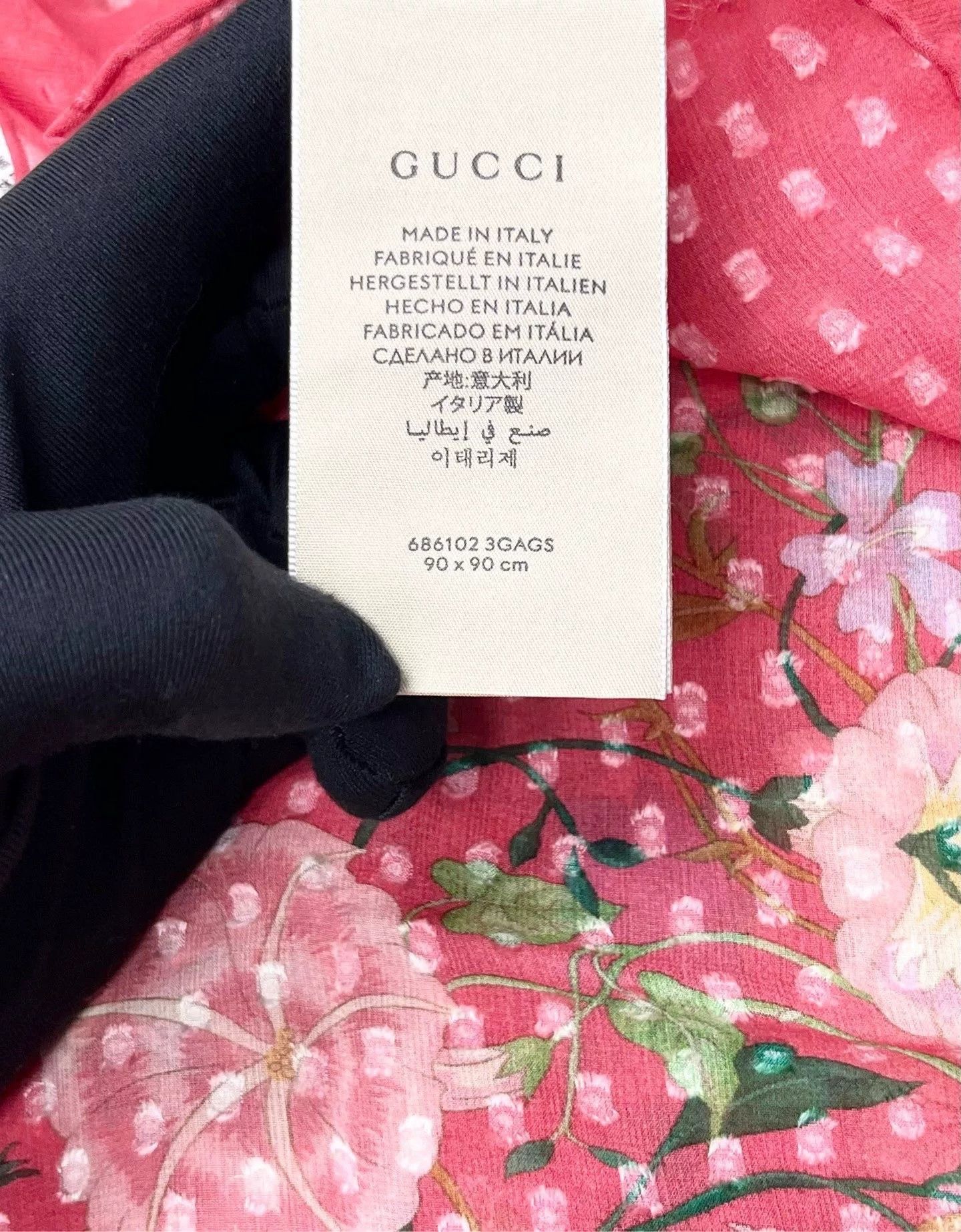 Gucci Gucci Floral Logo Print Silk Scarf Size US S / EU 44-46 / 1 - 3 Thumbnail