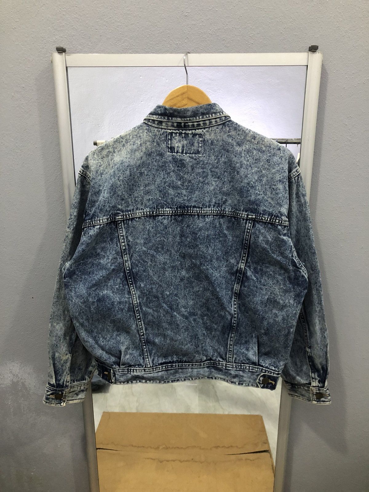 Japanese Brand × Vintage Vintage Stylish Sports Acid Wash Trucker Denim Jacket Size US M / EU 48-50 / 2 - 13 Thumbnail