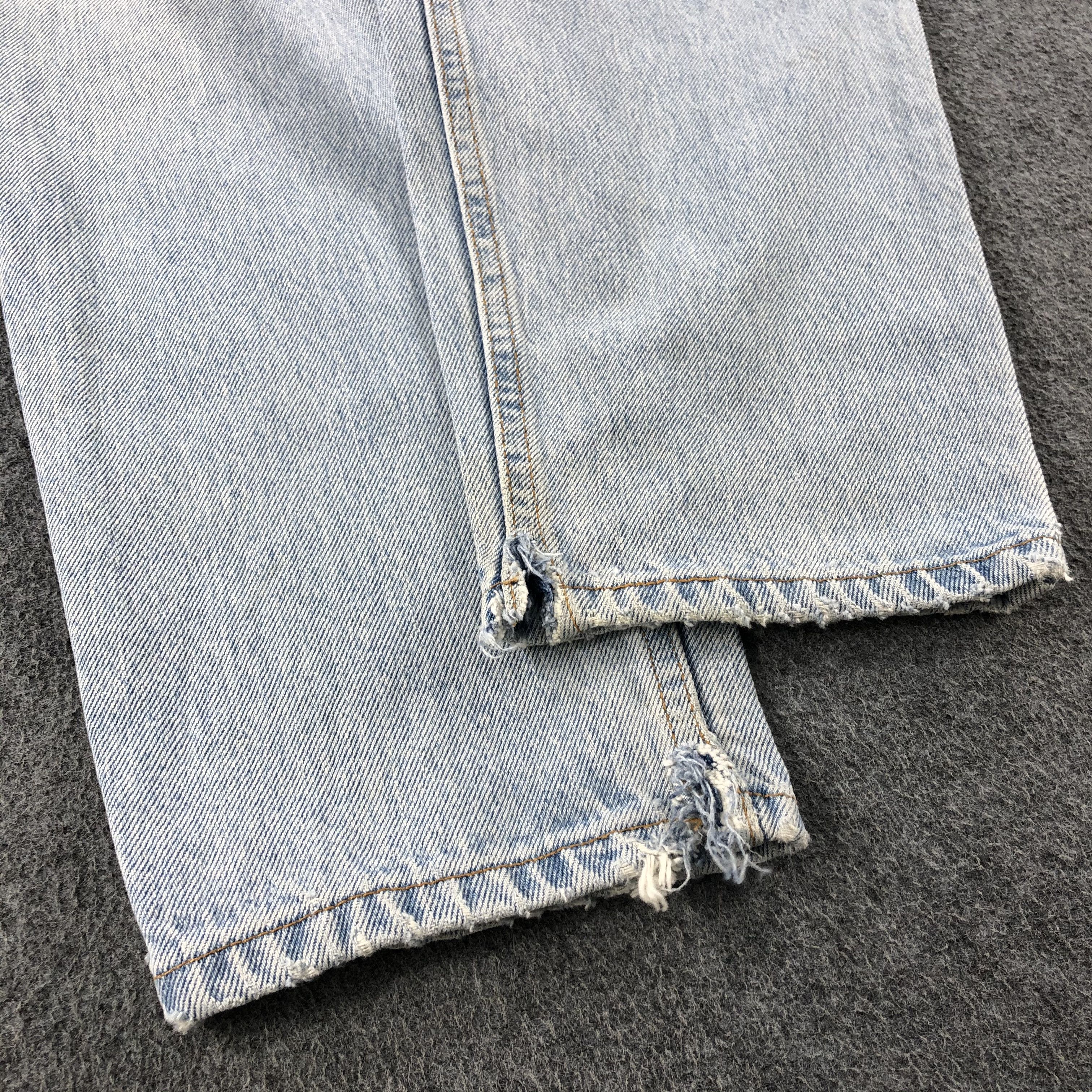 Levi's Vintage 90s Light Wash Levis Jeans- J1301 Size US 33 - 6 Thumbnail