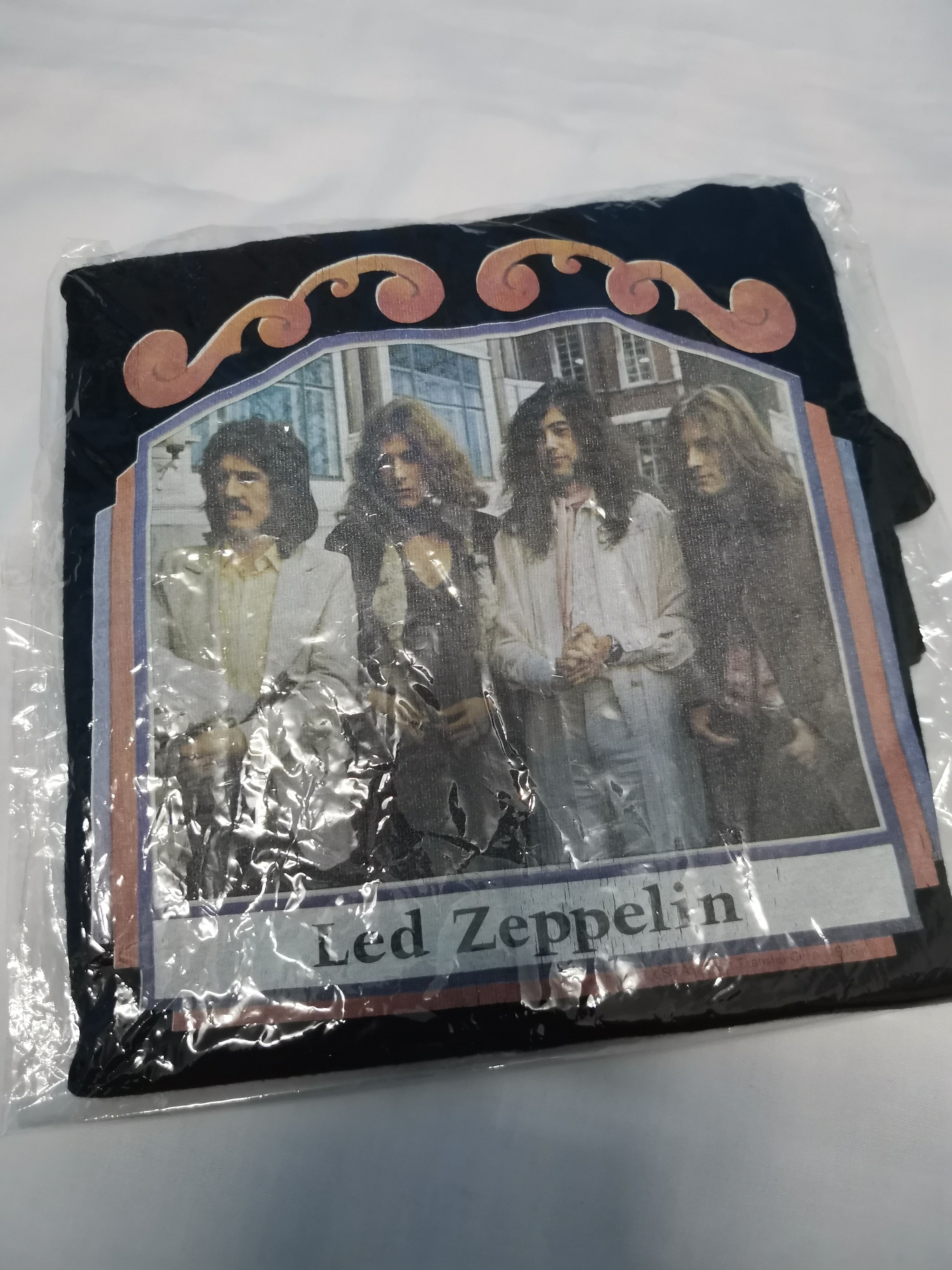 Vintage True Vintage Led Zeppelin 70s Rock Band Tee Stitches Size US S / EU 44-46 / 1 - 7 Thumbnail