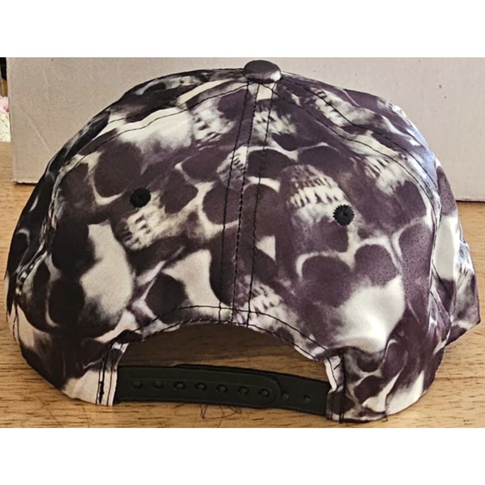 Gloverall SKULL SKULLS ALL OVER HALLOWEEN HORROR SCARY SNAPBACK ADJUSTABLE BASEBALL CAP Size ONE SIZE - 4 Thumbnail