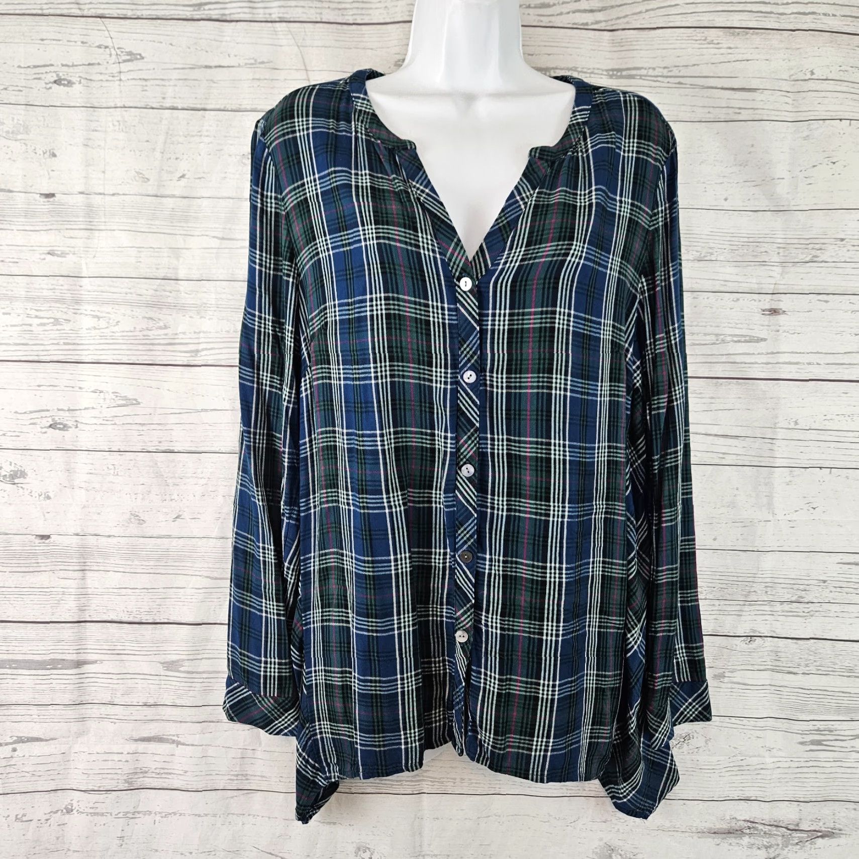 J. Jill J. Jill Womens Button-Up Top Sz M Blue Green Plaid Long Sleeve Rayon Shirt Womens Medium Color Green-Blue Jersey Size M / US 6-8 / IT 42-44 - 2 Thumbnail