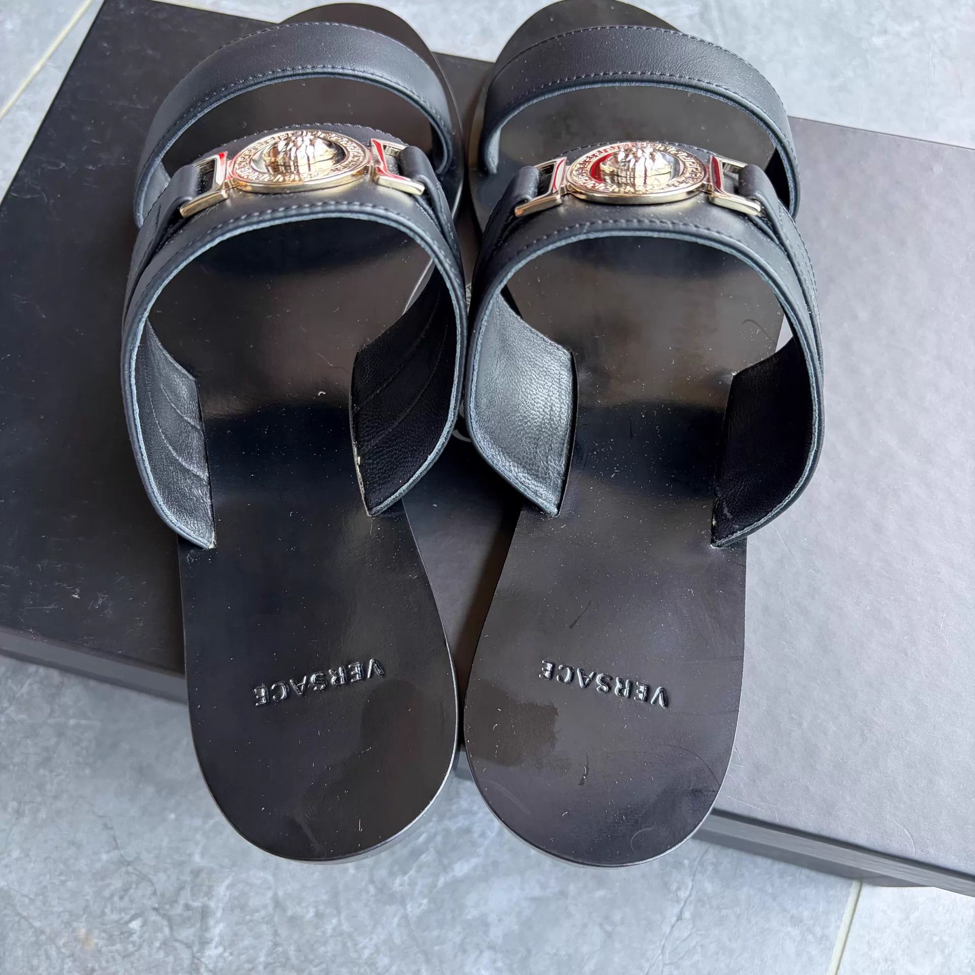 Versace Versace Women's 35 Sandal New Worn Once Box Size US 4.5 / IT 34.5 - 3 Thumbnail