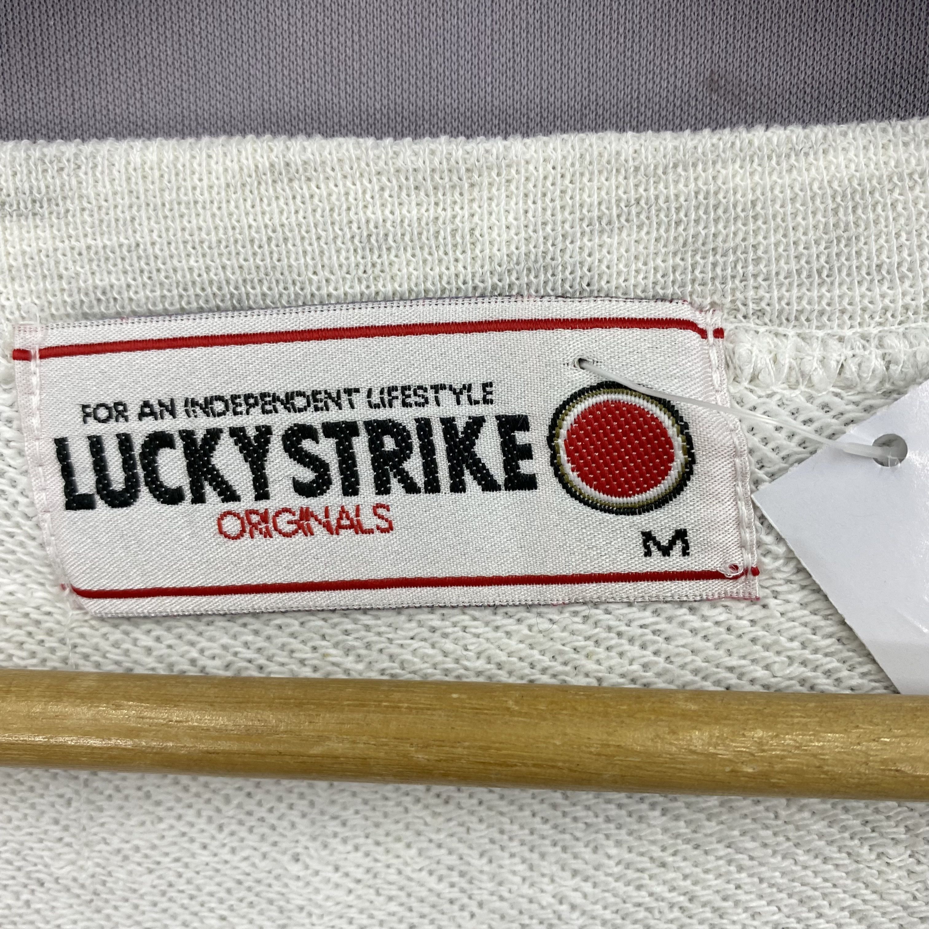 Vintage Vintage 90s Lucky Strike Sweater Racing Sweatshirt | GF20377 Size US L / EU 52-54 / 3 - 4 Thumbnail