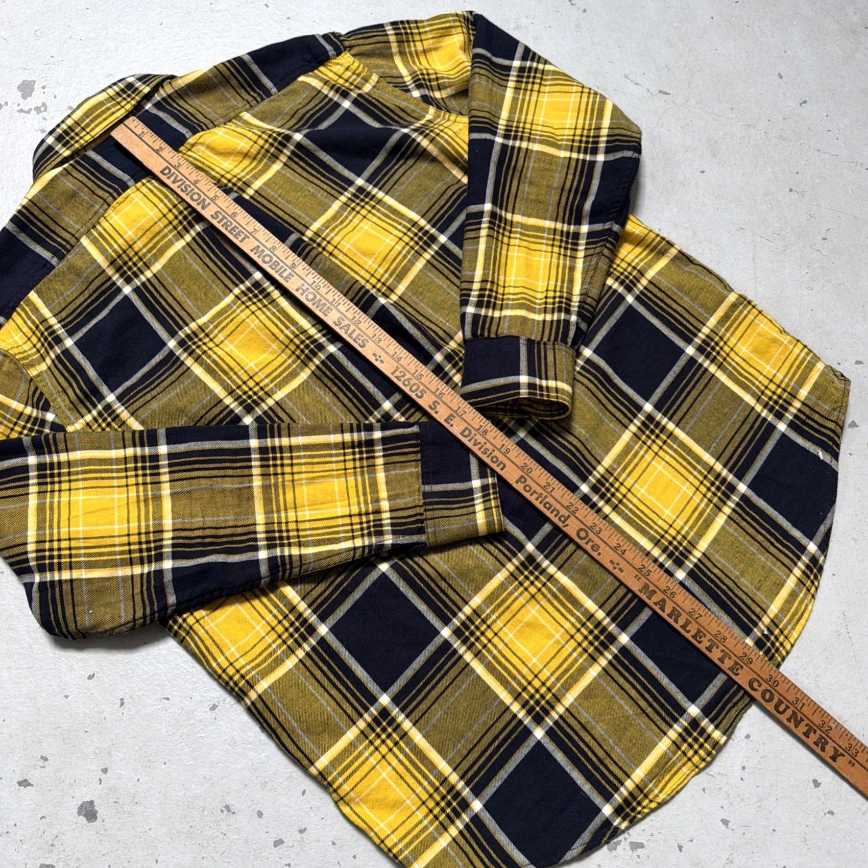 Filson Filson Lightweight Alaskan Guide Flannel Plaid Work Camp Hunting Fishing Shirt M Unisex Adults Multicolor Long Sleeve Button-Up Size US M / EU 48-50 / 2 - 6 Thumbnail