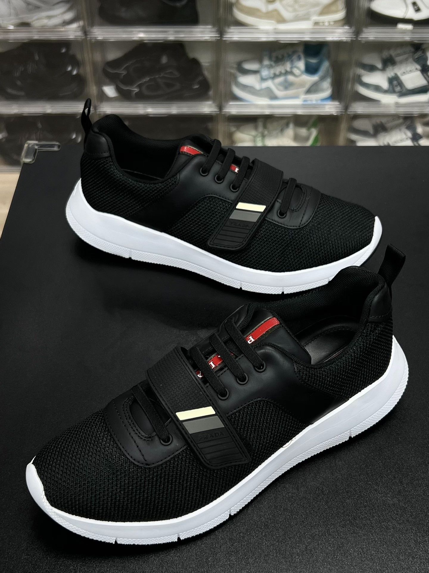 Prada Prada Casual Lowtop Sneakers 8.5 Men Size US 8.5 / EU 41-42 - 1 Thumbnail