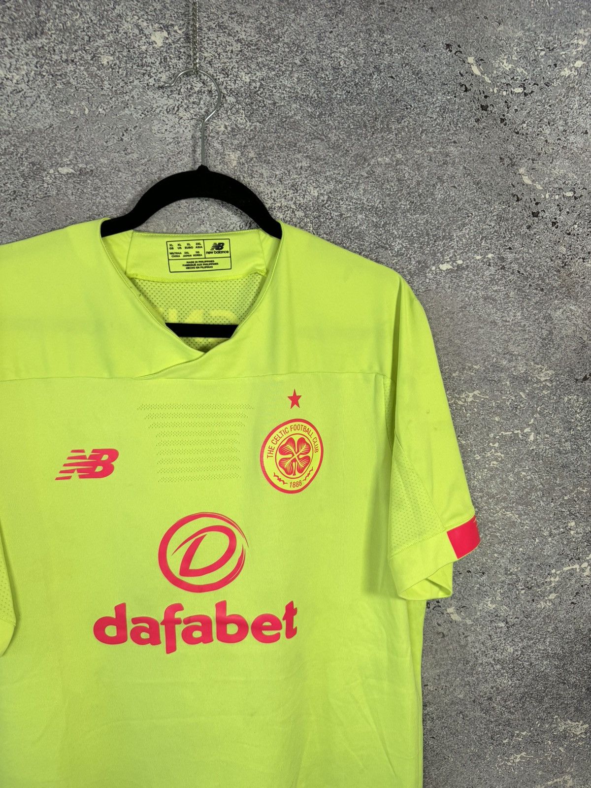 New Balance × Vintage Vintage Celtic 2019/20 GK New Balance Jersey XL size Size US XL / EU 56 / 4 - 3 Thumbnail