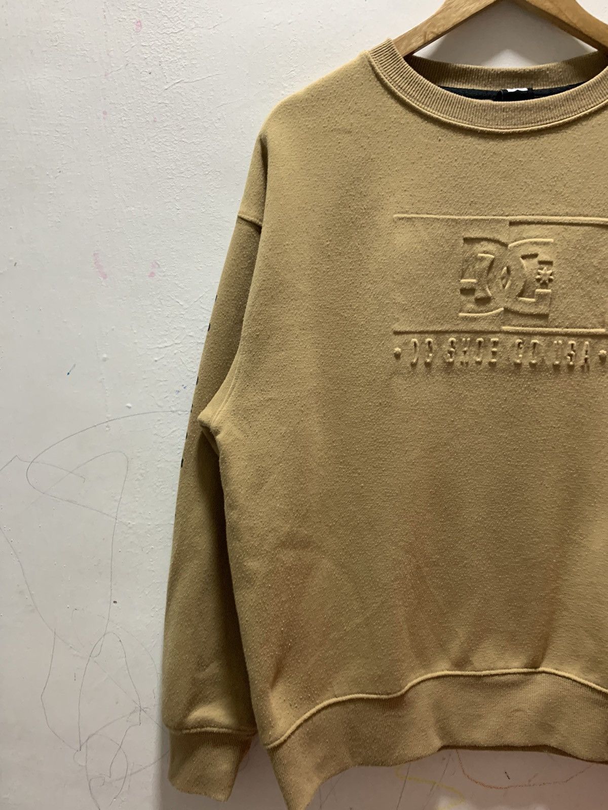 DC Y2K Dc DCSHOECOUSA Big Logo Distressed Sweatshirt Size US S / EU 44-46 / 1 - 4 Thumbnail