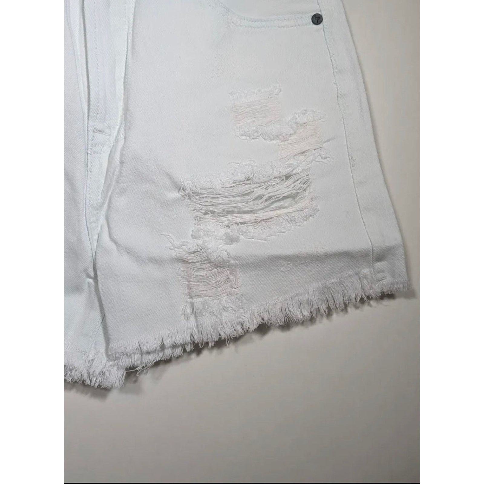 Sandrine Rose Sandrine Rose Shorts White Raw Hem Short Style R3019 Sz 27 Size 27" / US 4 / IT 40 - 5 Thumbnail