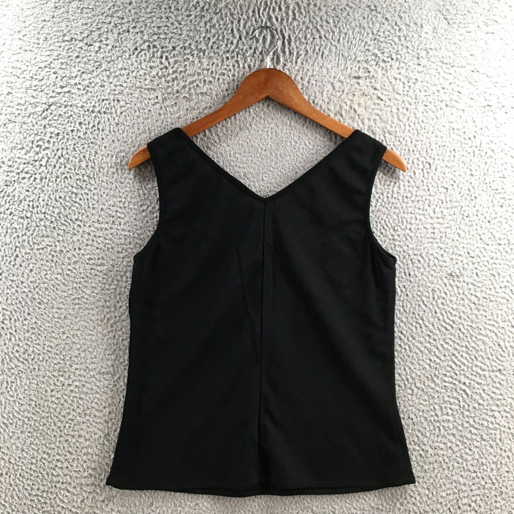 Bcbgmaxazria BCBGMAXAZRIA Blouse Womens Large Black Sleeveless V-Neck Pullover Tank Top Size L / US 10 / IT 46 - 7 Thumbnail