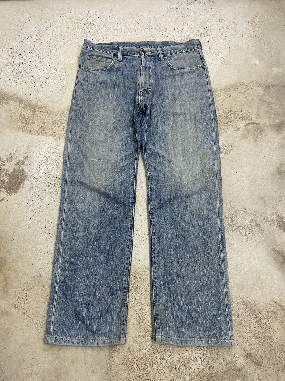 Wrangler Wrangler Distressed Light Blue Denim Pants Size US 32 / EU 48 - 1 Thumbnail