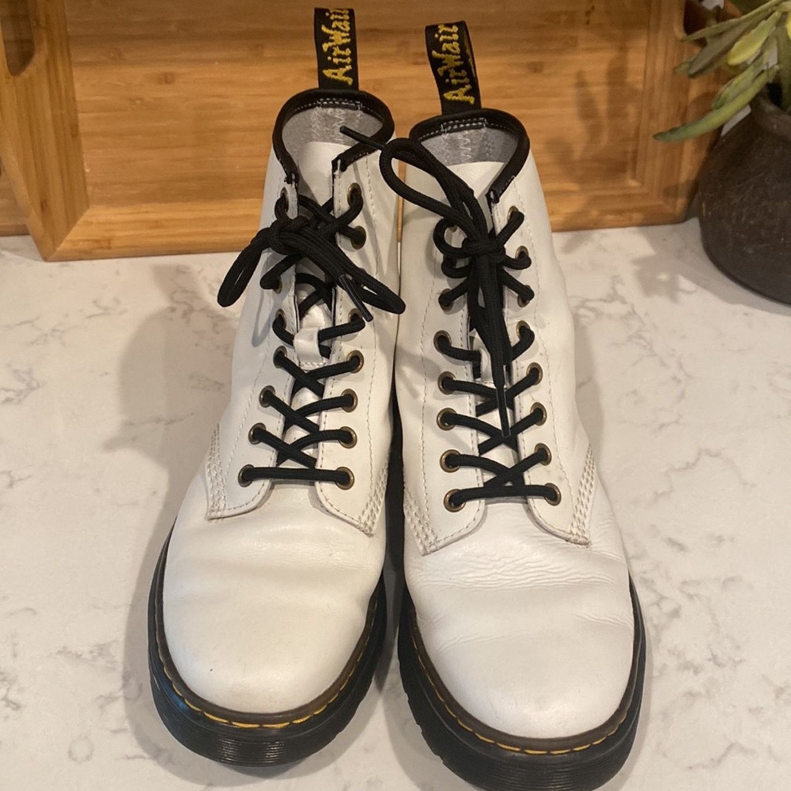 Dr. Martens Dr. Martin white SOFTY T LEATHER LACE UP BOOTS grunge sz 7 Size US 7 / IT 37 - 4 Thumbnail