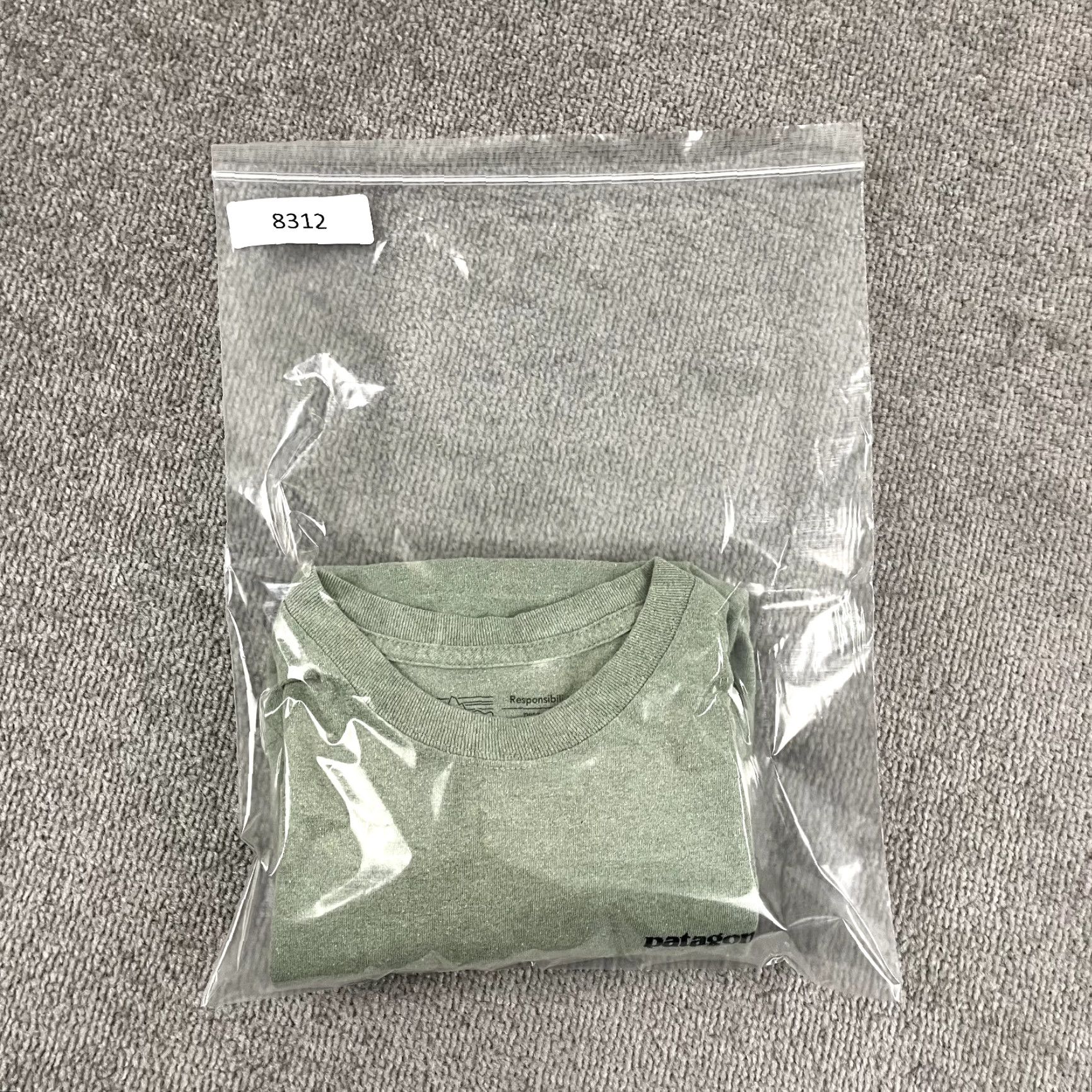 Patagonia PATAGONIA Shirt Mens Small Green Graphic Bison Responsibili-Tee Hiking Outdoors Size US S / EU 44-46 / 1 - 8 Thumbnail