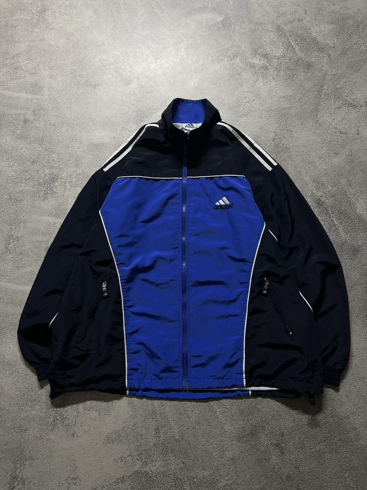 Vintage Vintage Y2k Adidas 💙🖤 Nylon Spellout Logo Jacket 90’s Size US XL / EU 56 / 4 - 1 Thumbnail