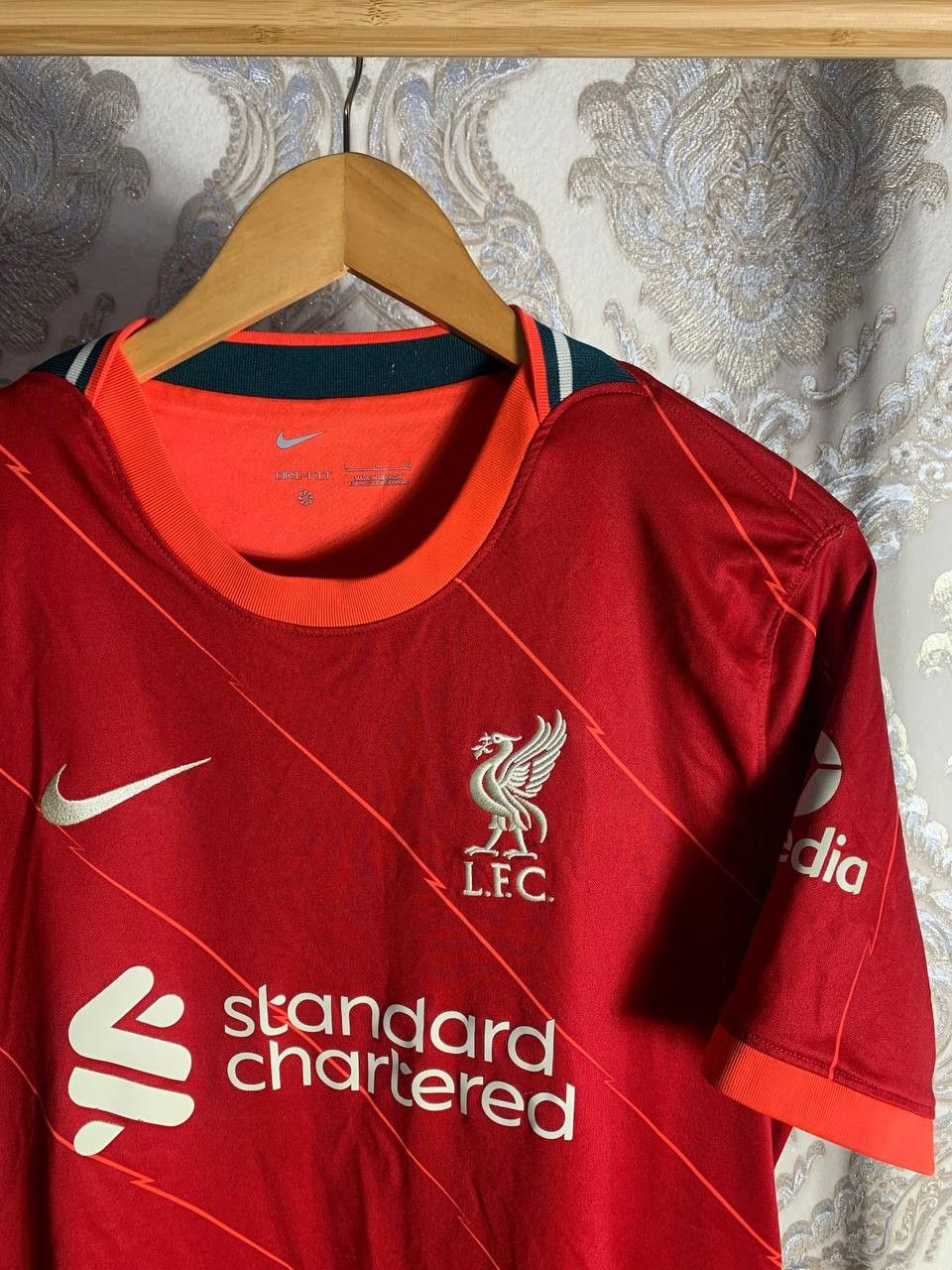 Nike Vintage Nike FC Liverpool England Soccer Jersey Y2K Size US L / EU 52-54 / 3 - 2 Thumbnail