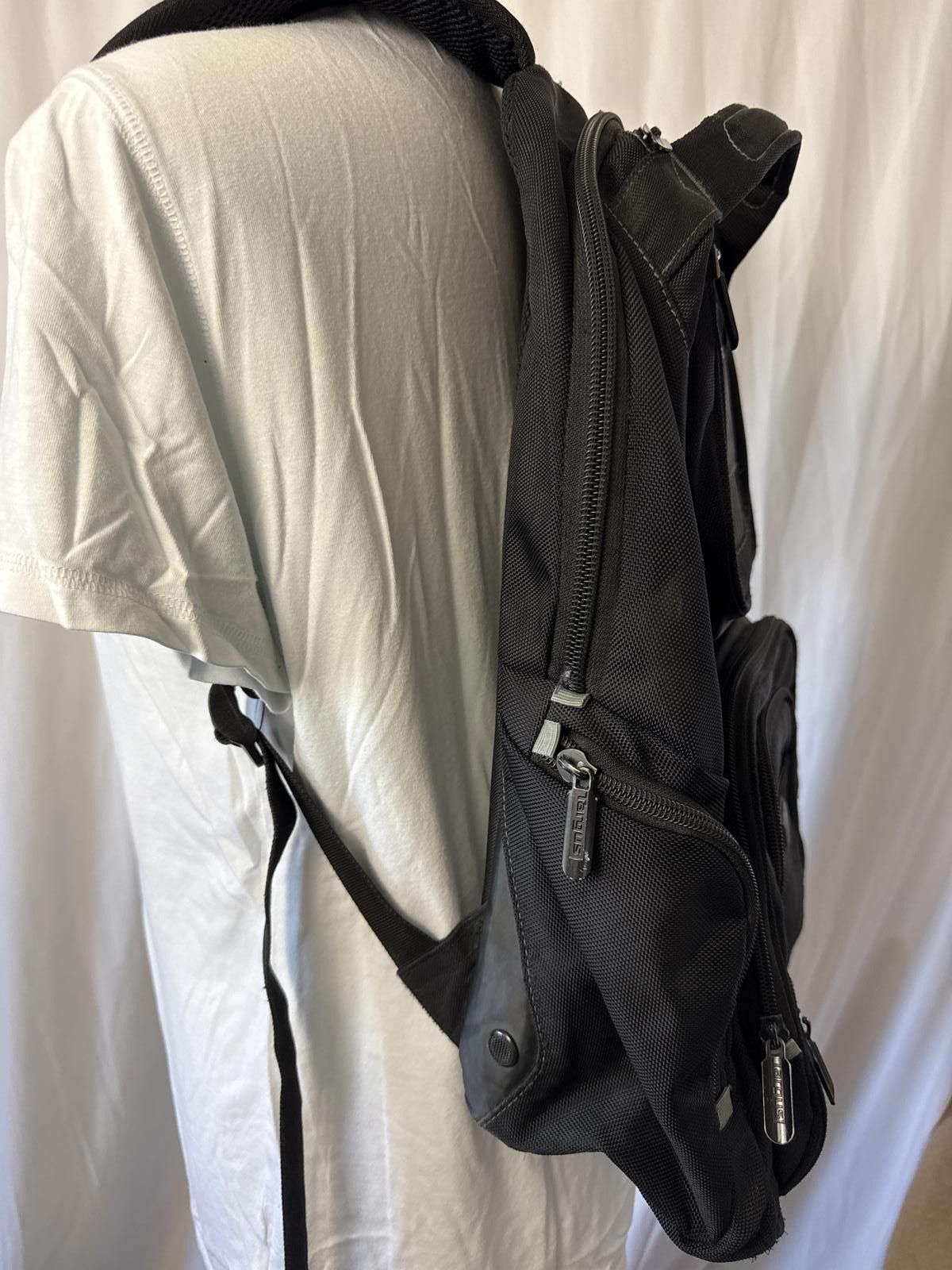 Designer Targus Dual Compartment Backpack - Spacious & Durable Size ONE SIZE - 3 Thumbnail
