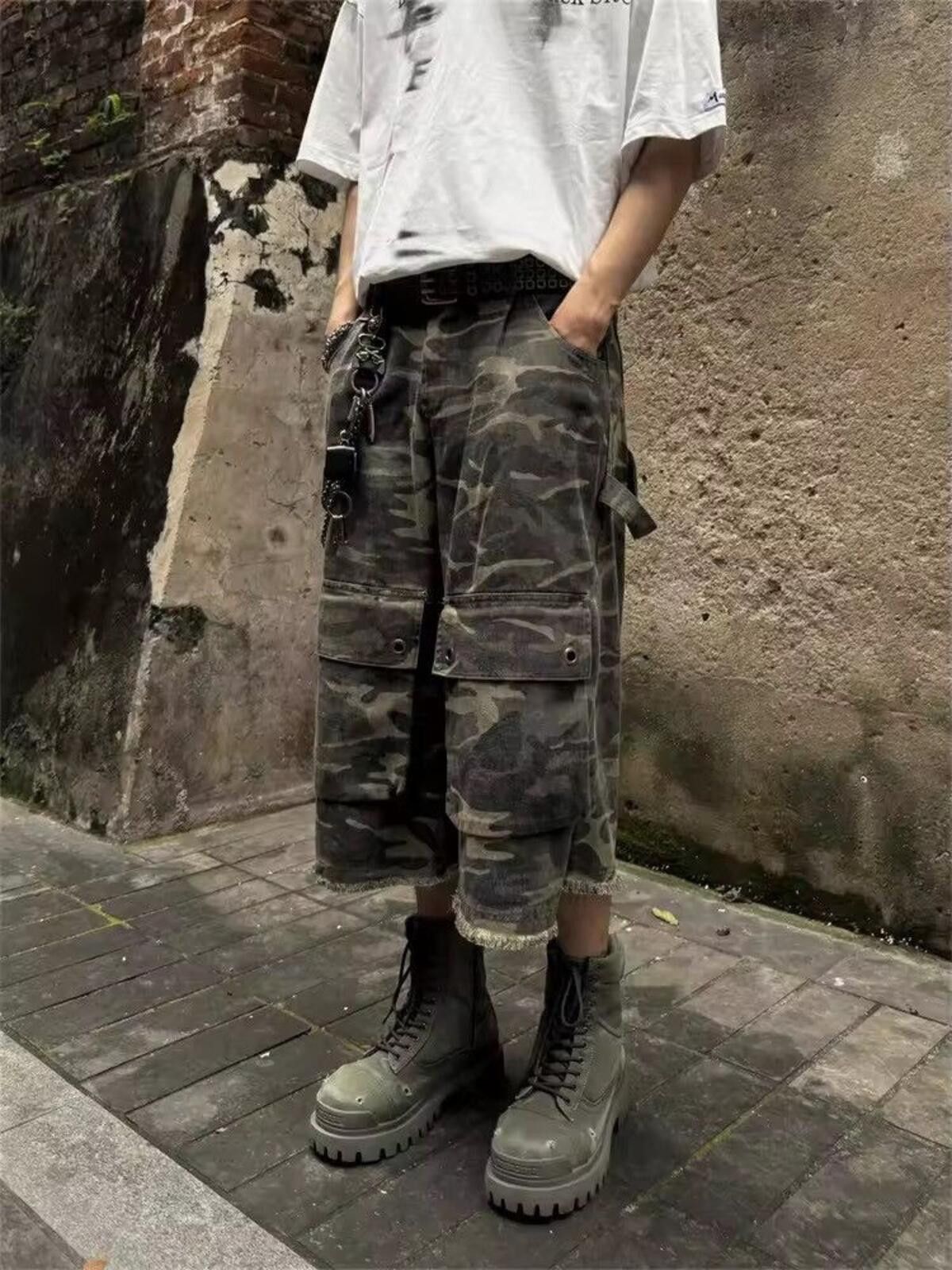 Japanese Brand Camo Cargo Baggy Shorts Pant Size US 31 - 5 Thumbnail
