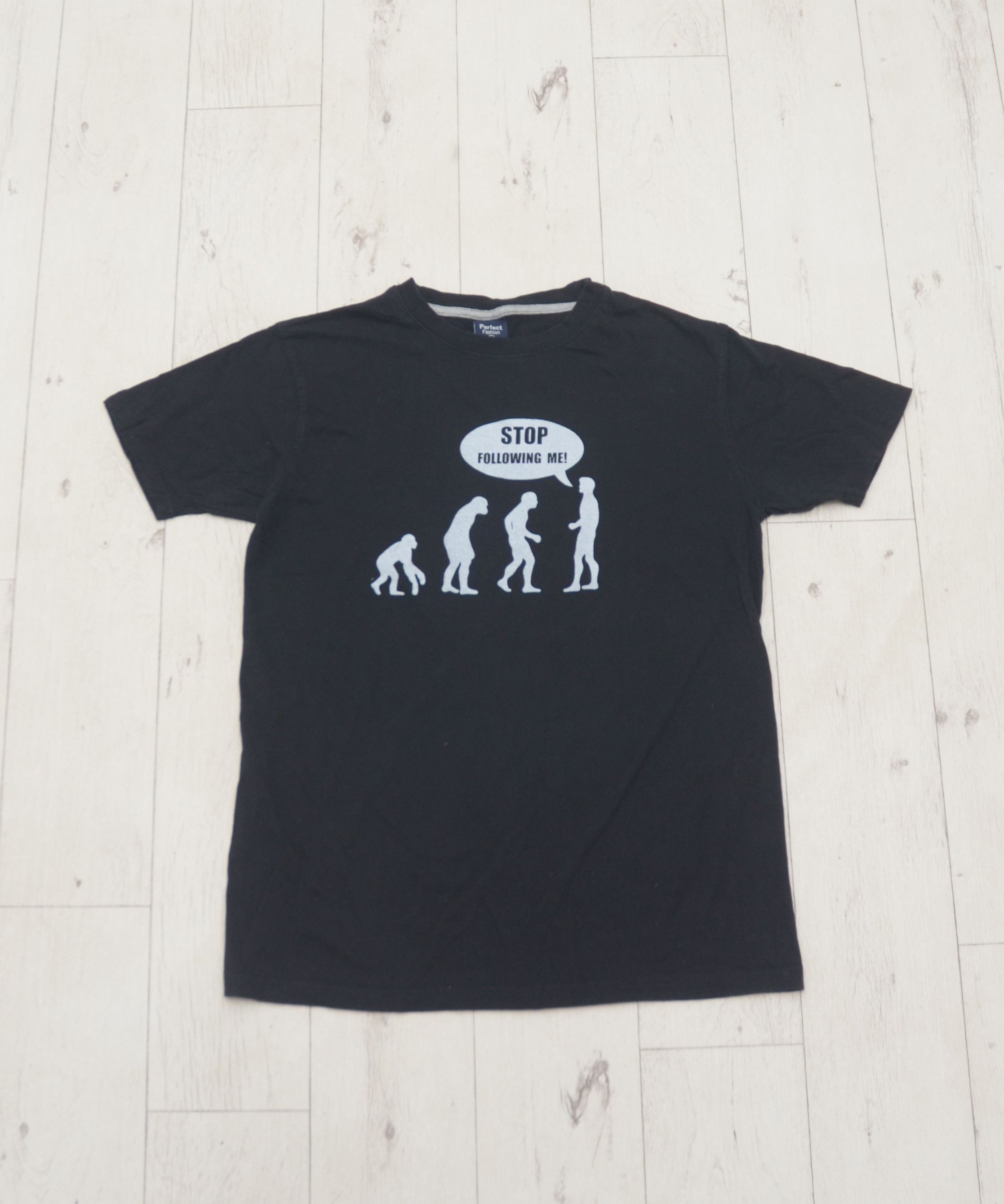 Vintage Vintage Stop Following Me 00s Evolution Humor Tee Slogan Size US M / EU 48-50 / 2 - 1 Thumbnail