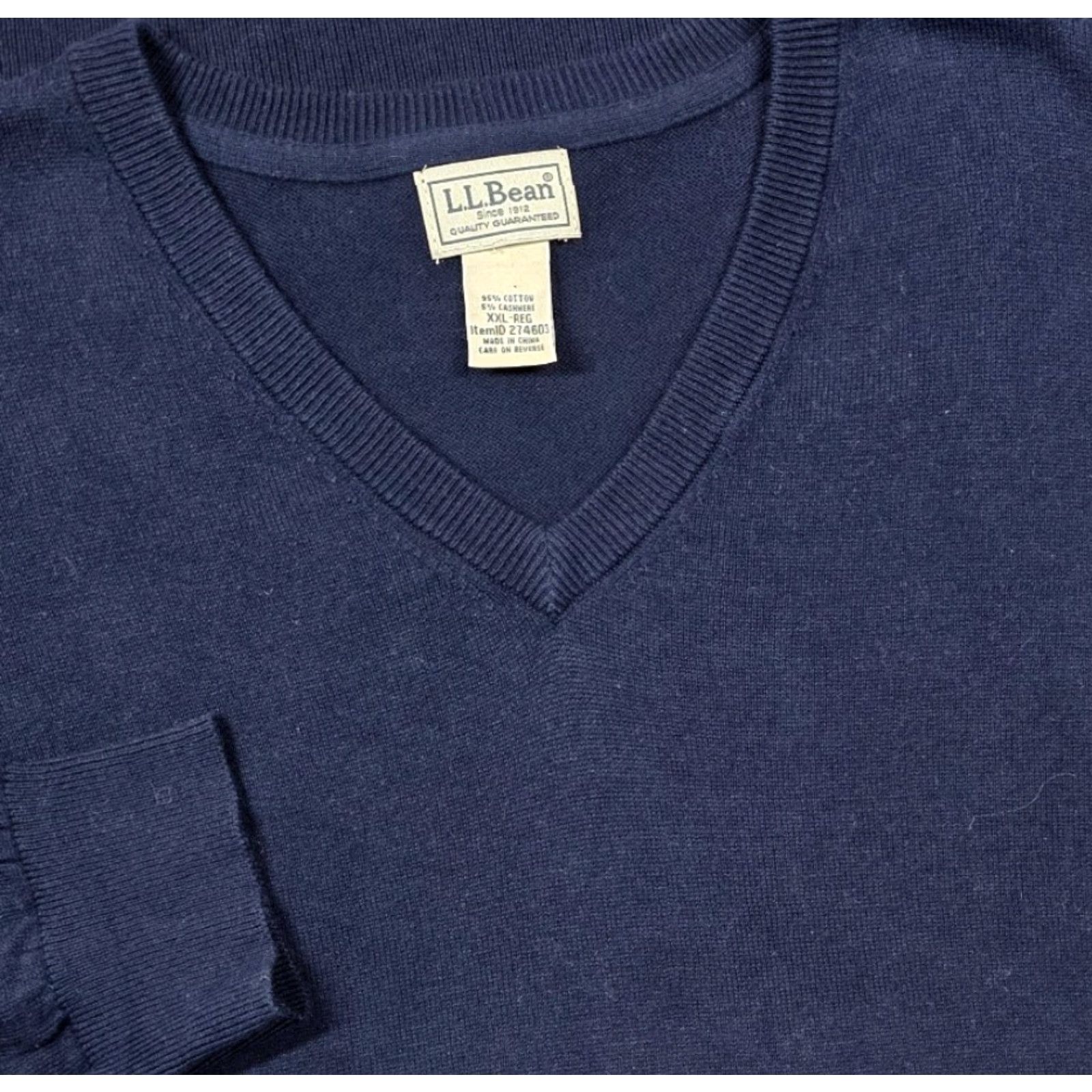 Vintage LL Bean Sweater Mens 2XL Blue Pullover V-Neck Knit Long Sleeve Cashmere Blend Size US XXL / EU 58 / 5 - 2 Thumbnail