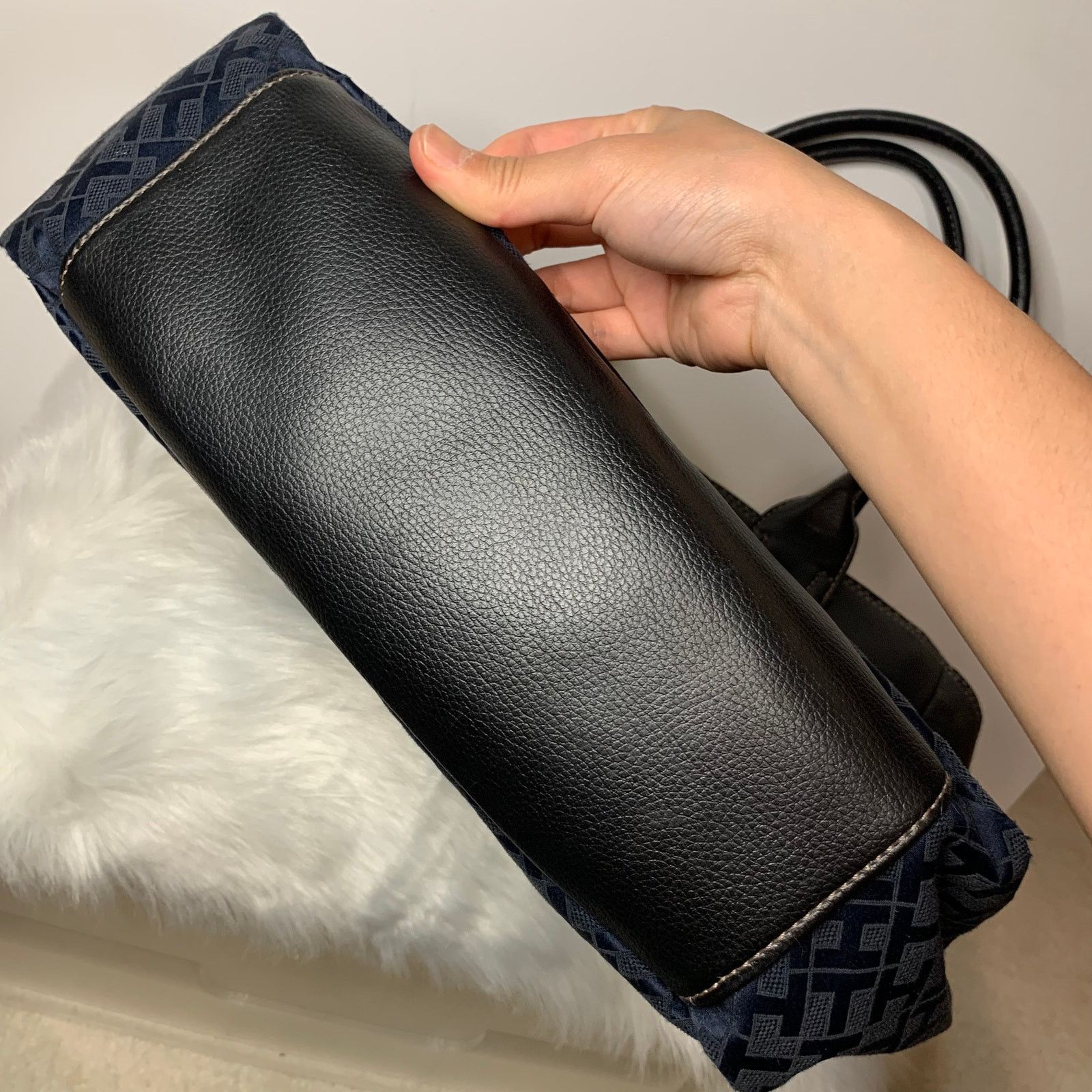 Tommy Hilfiger Tommy Hilfiger Women's Tote Navy Blue Handbags Size ONE SIZE - 6 Thumbnail