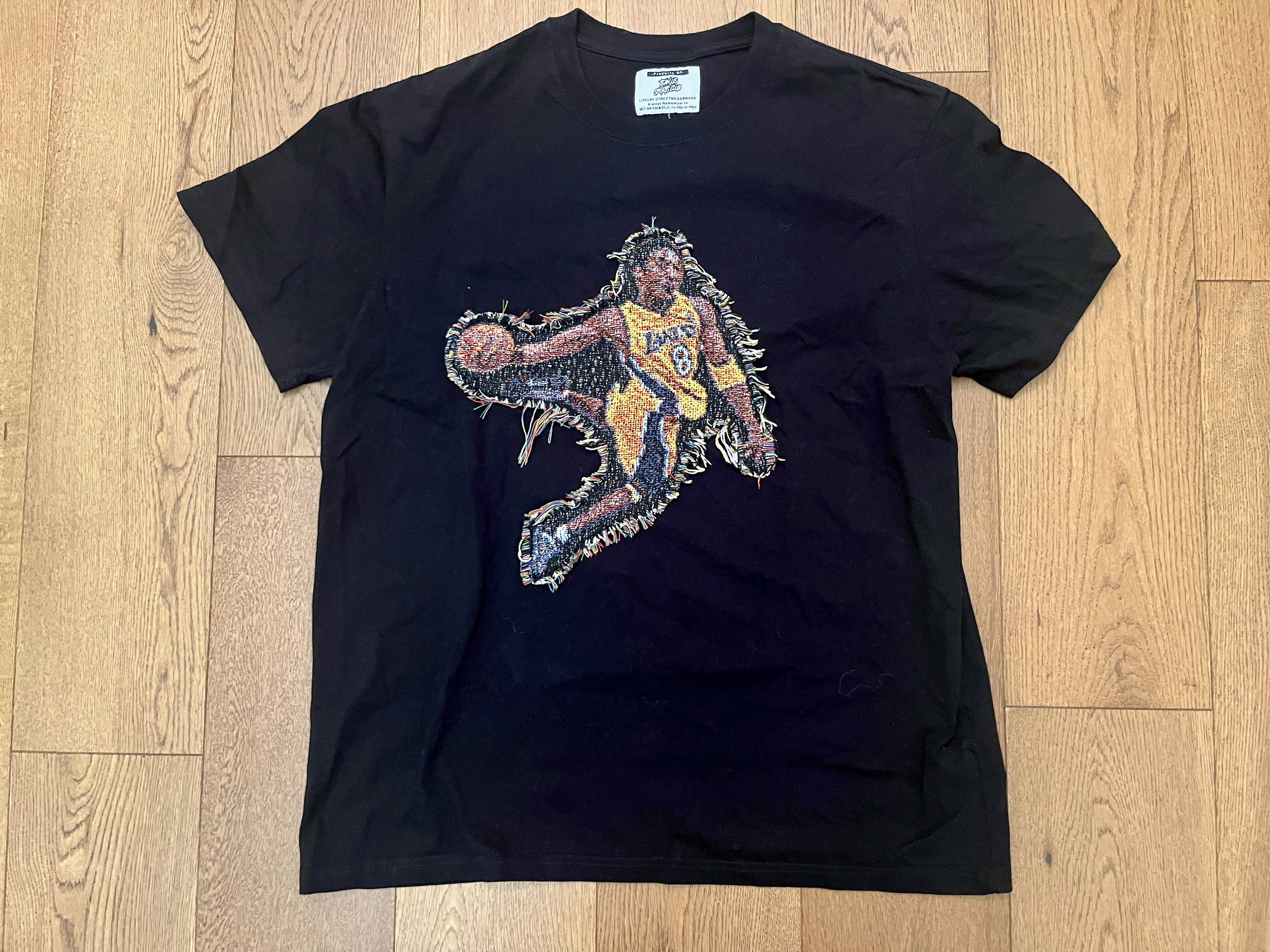 Vintage Kobe Bryant #8 Tapestry Woven Patch Luxury Streetwear Tee Size US XL / EU 56 / 4 - 2 Thumbnail