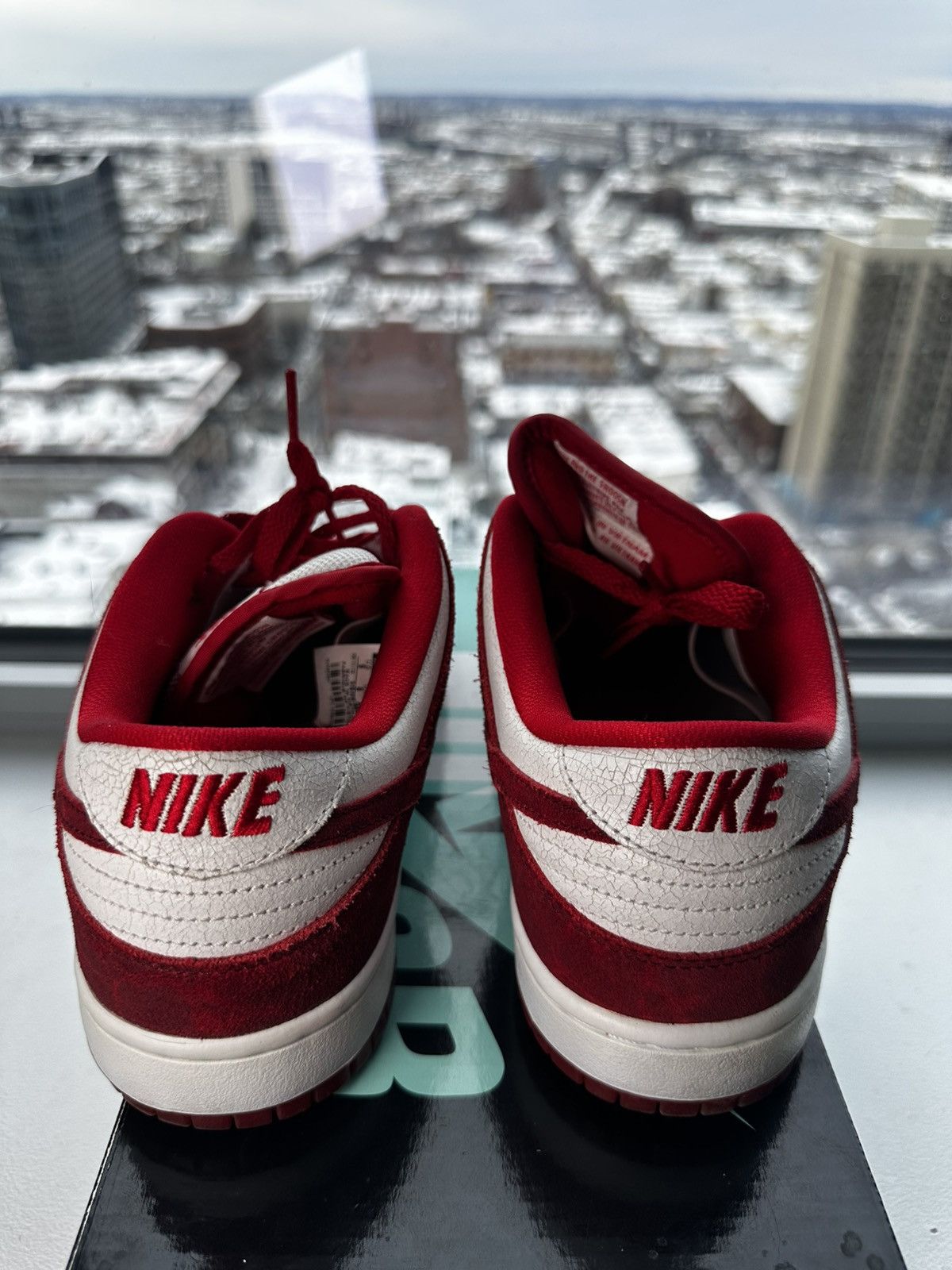 Nike Nike Dunk Low Premium SB 2014 Valentine's Day Red US9 Size US 9 / EU 42 - 2 Thumbnail