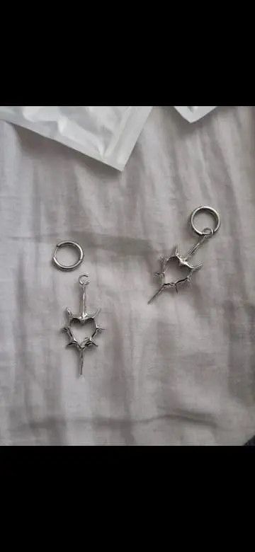 Japanese Brand × Jewelry Goth Thorn Heart Earrings Korean Fashion Size ONE SIZE - 4 Thumbnail