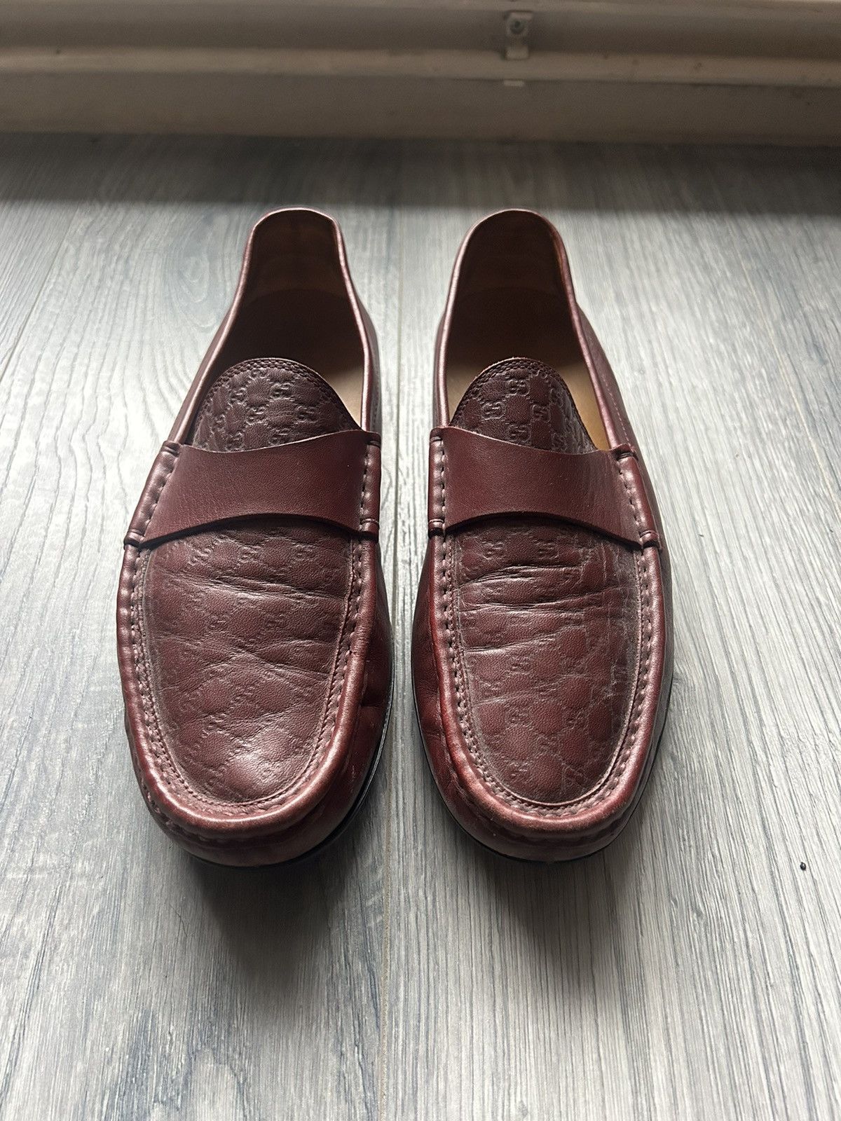 Gucci Gucci Burgundy Leather Loafers with Embossed GG Monogram Size US 7 / EU 40 - 1 Thumbnail