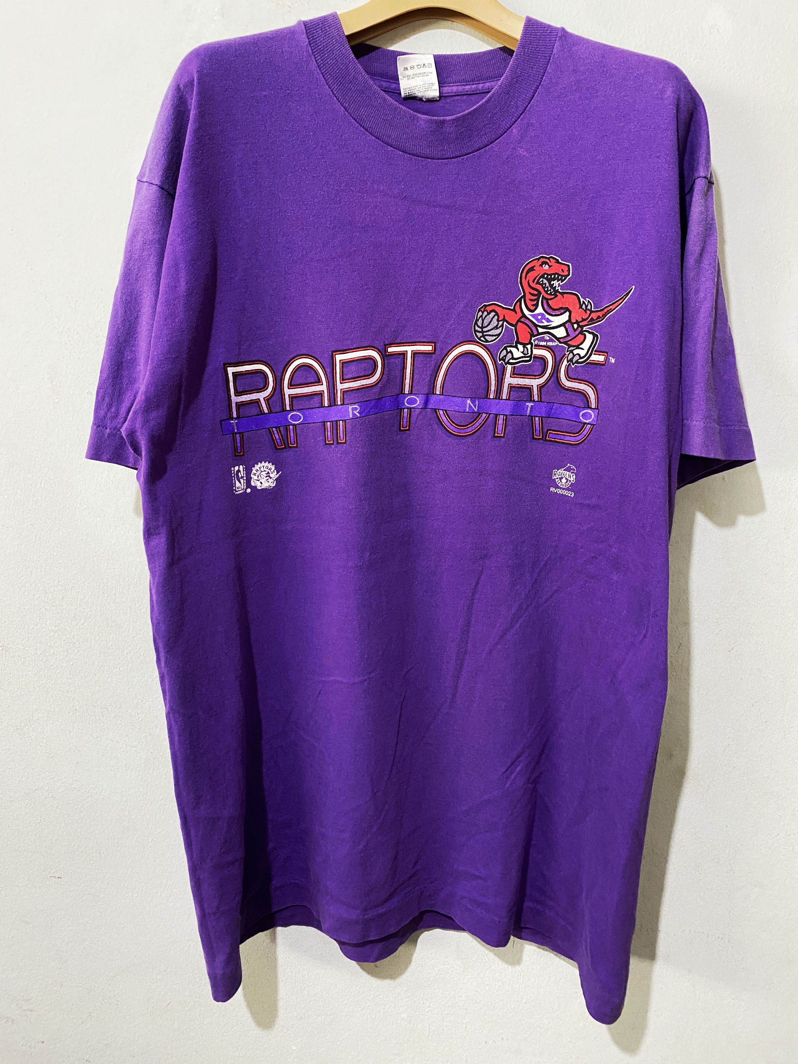 NBA × Vintage Vintage 90s Toronto Raptors NBA T-shirt Size US L / EU 52-54 / 3 - 1 Thumbnail