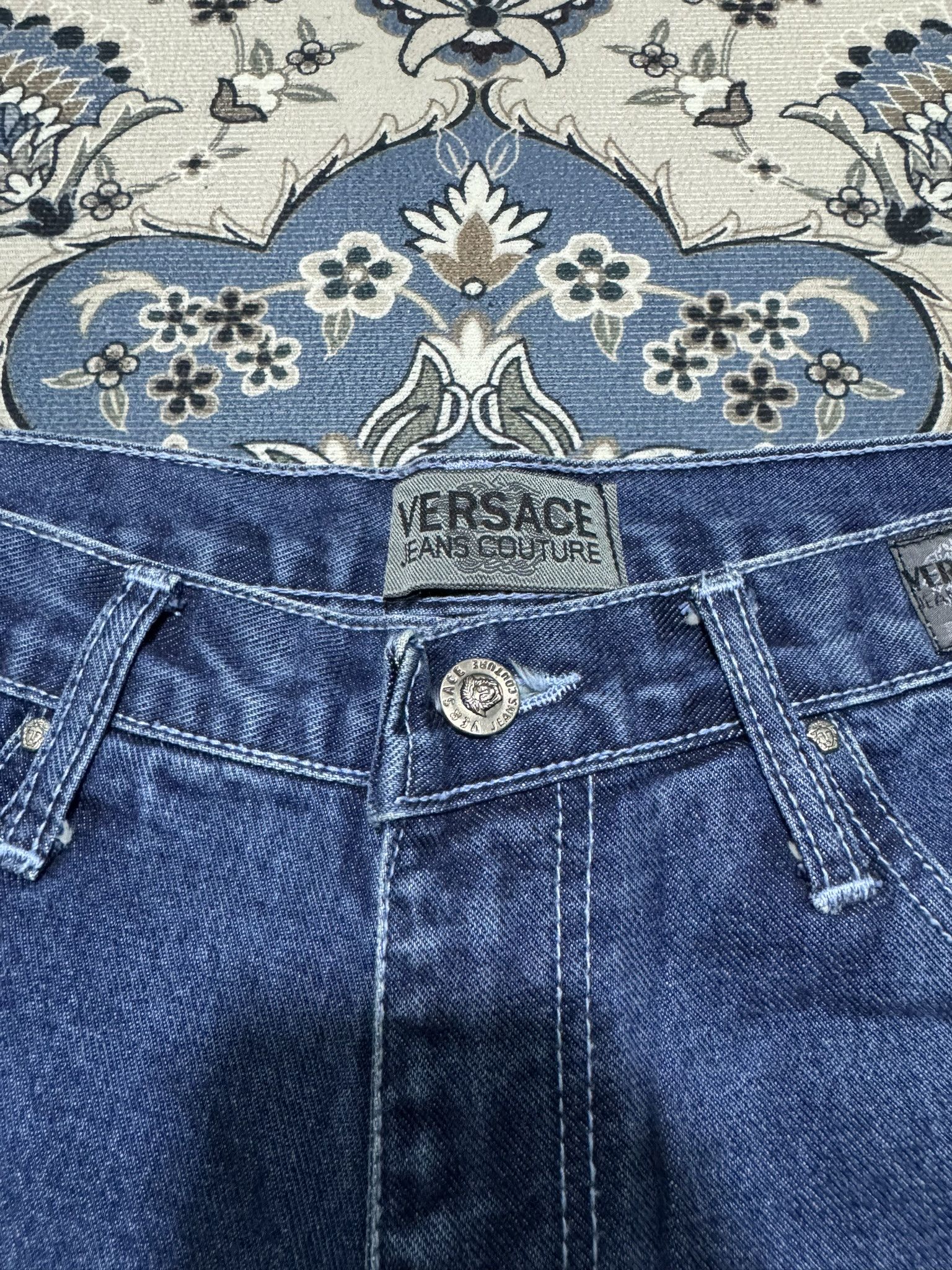Versace × Versace Jeans Couture × Vintage Vintage Versace Jeans Couture Classic Blue Denim Jeans Size US 34 / EU 50 - 6 Thumbnail