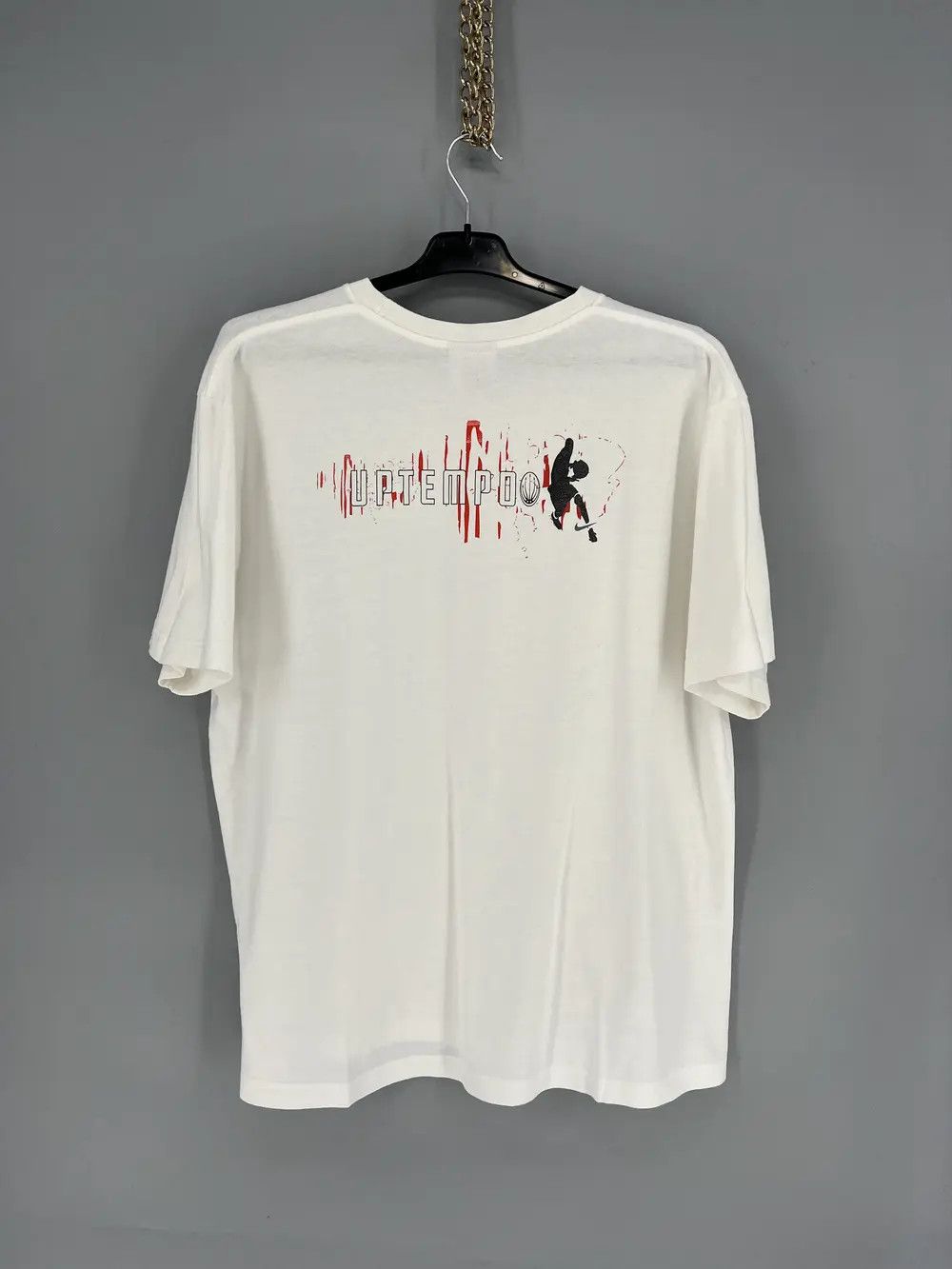 Nike NIKE UPTEMPO Vintage 00s Tshirt Tee Swoosh Center Logo White Size US M / EU 48-50 / 2 - 8 Thumbnail