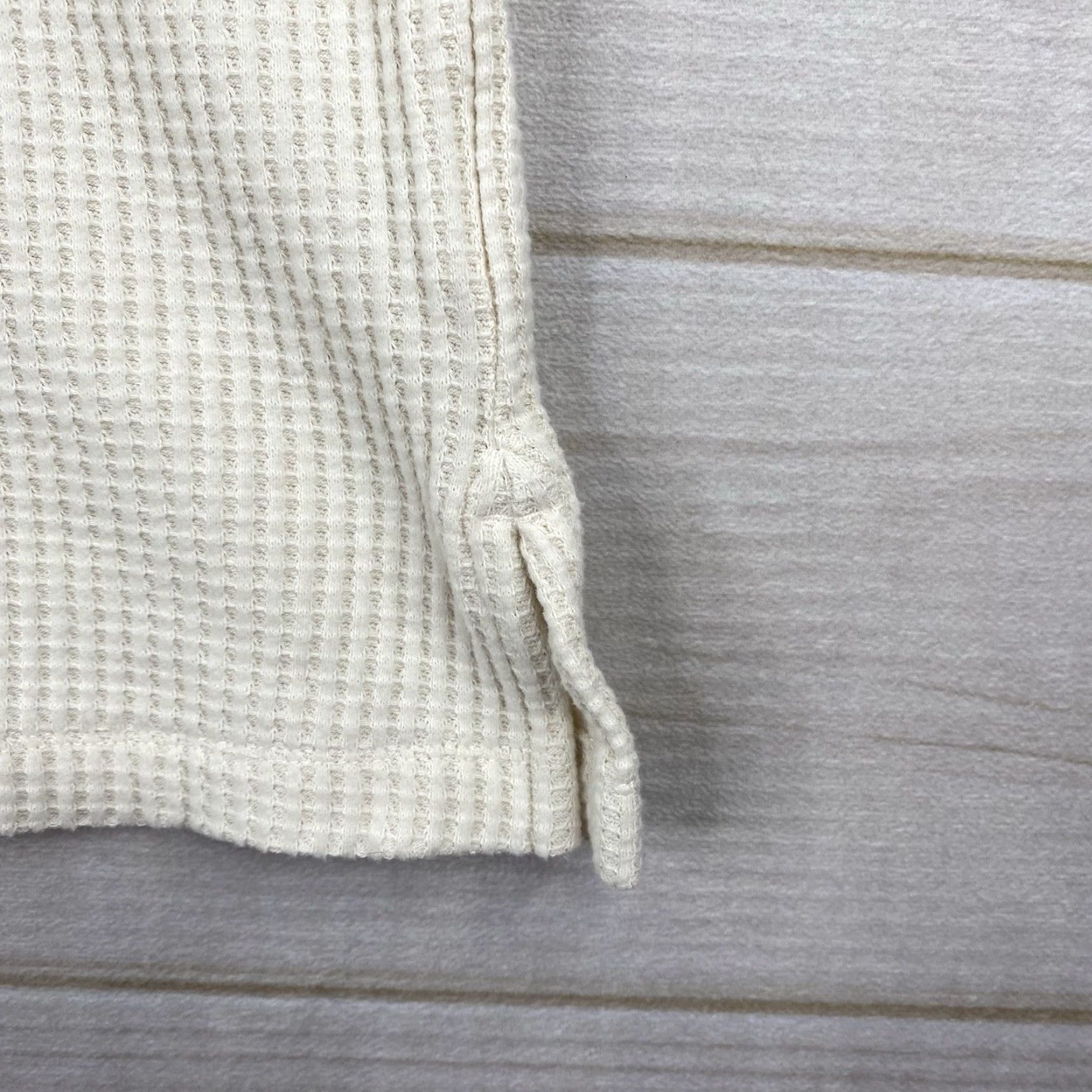 Lands' End Lands' End Top Womens M Cream Pullover Thermal Waffle Knit Lace Up Medium Weight Shirt Adult M Ivory Classic Casual 90s? Size M / US 6-8 / IT 42-44 - 7 Thumbnail