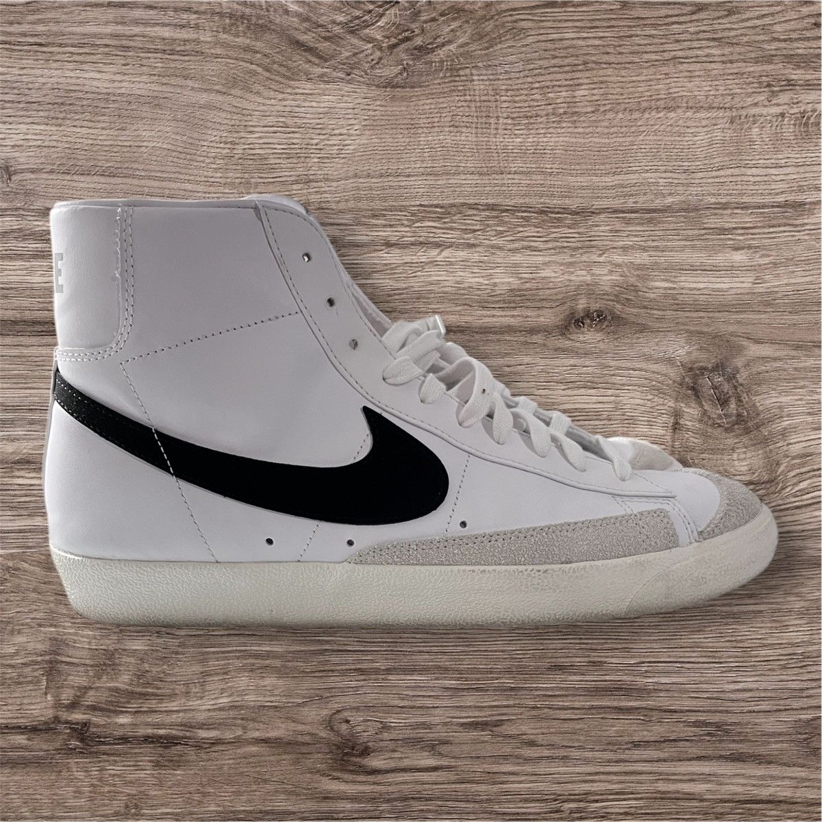 Nike NIKE BLAZER MID '77 VINTAGE CASUAL SHOES Size US 13 / EU 46 - 4 Thumbnail